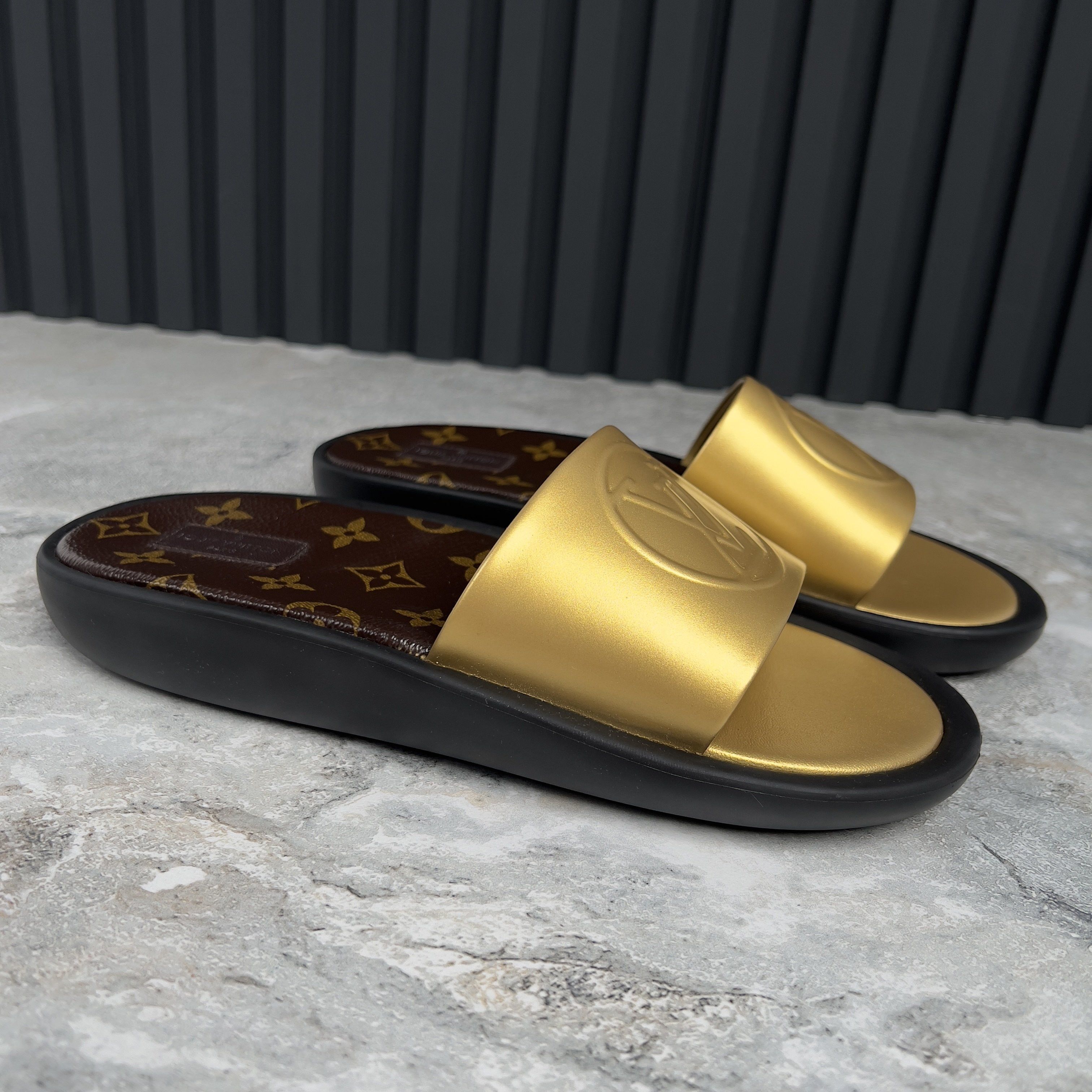 Louis Vuitton Sunbath Mules LV Monogram Size US 8 / IT 38 - 4 Thumbnail