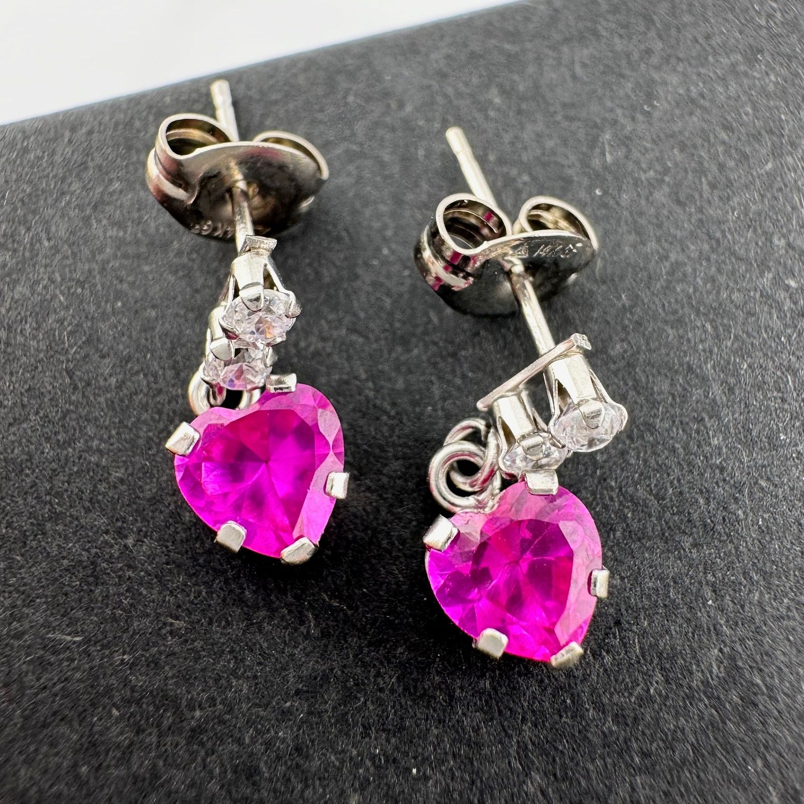 Other 10kt White Gold Pink Sapphire Heart Dangle Earrings Size ONE SIZE - 6 Thumbnail