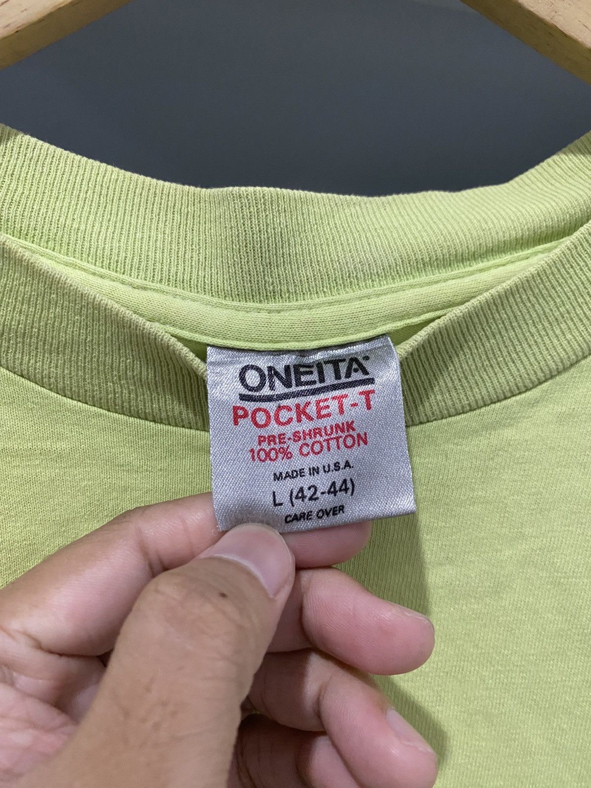 Vintage Vintage 80s Pocket Blank Tee Olive Green Tshirt Size US L / EU 52-54 / 3 - 7 Thumbnail