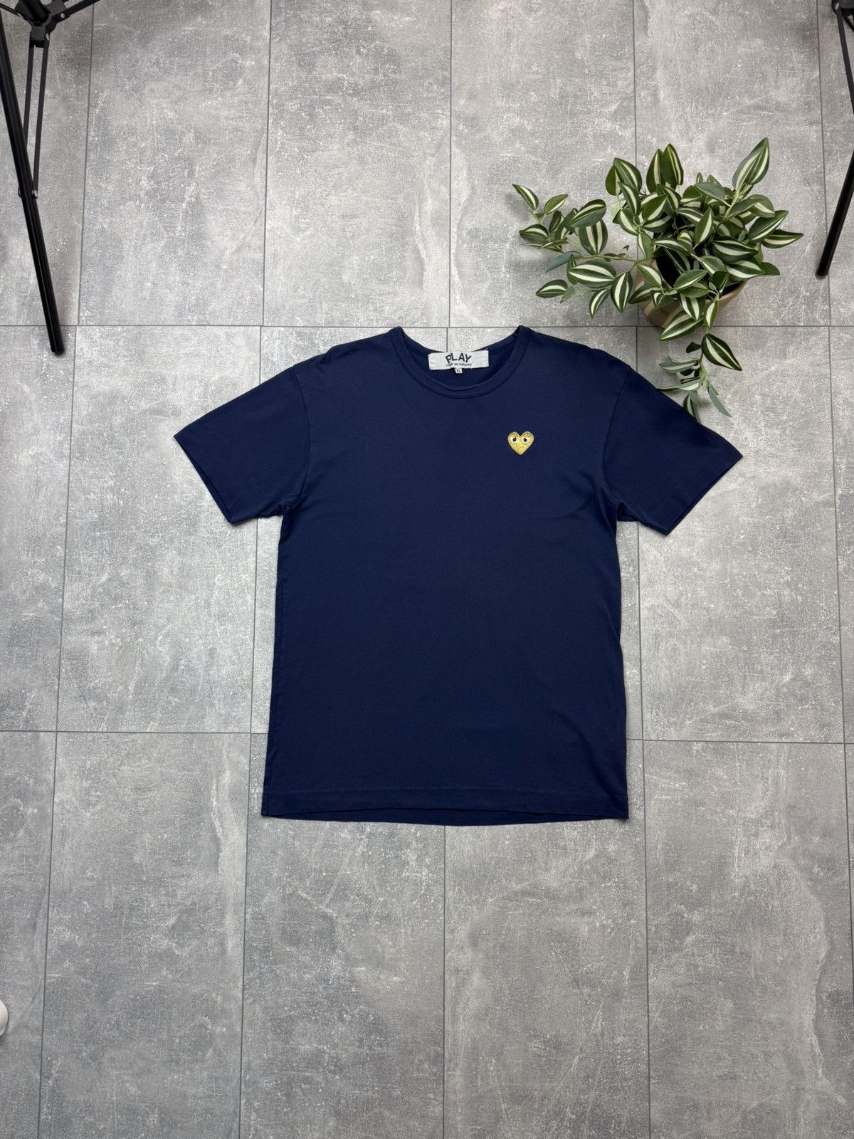 Comme Des Garcons CDG Play Gold Heart Navy AZ-T216 T-shirt