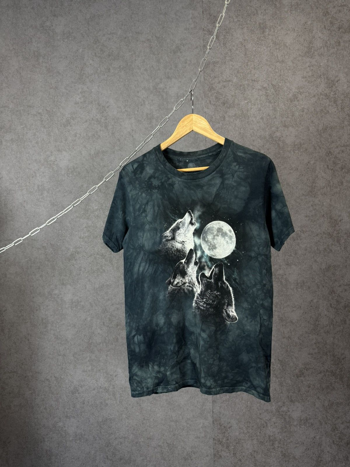 The Mountain Wolf The mountain animal made in USA tee Size US XS / EU 42 / 0 - 1 Thumbnail