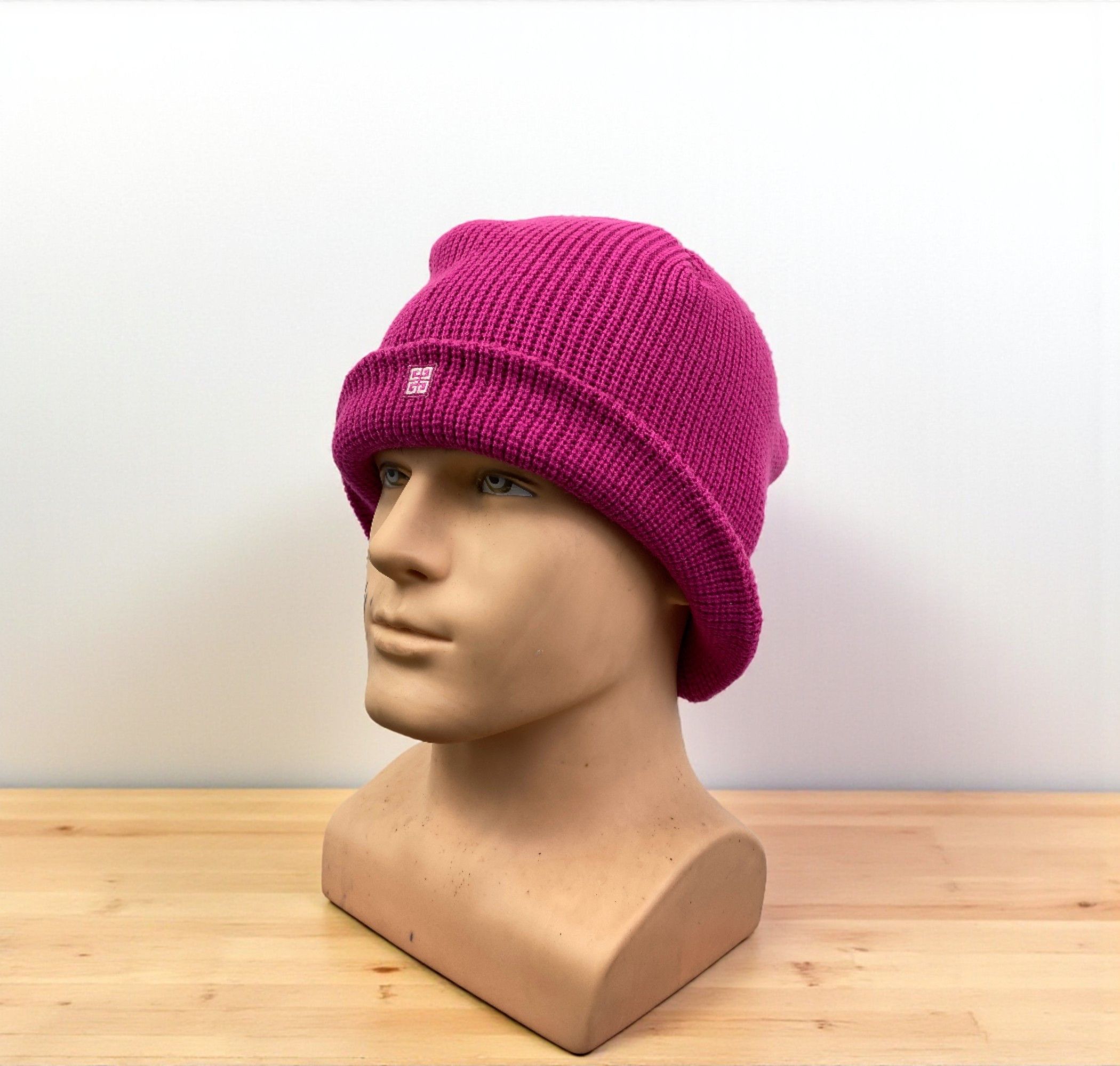 Givenchy Vintage Givenchy Beanie / Winter Hat / Snow Cap BA0073 Size ONE SIZE - 1 Thumbnail
