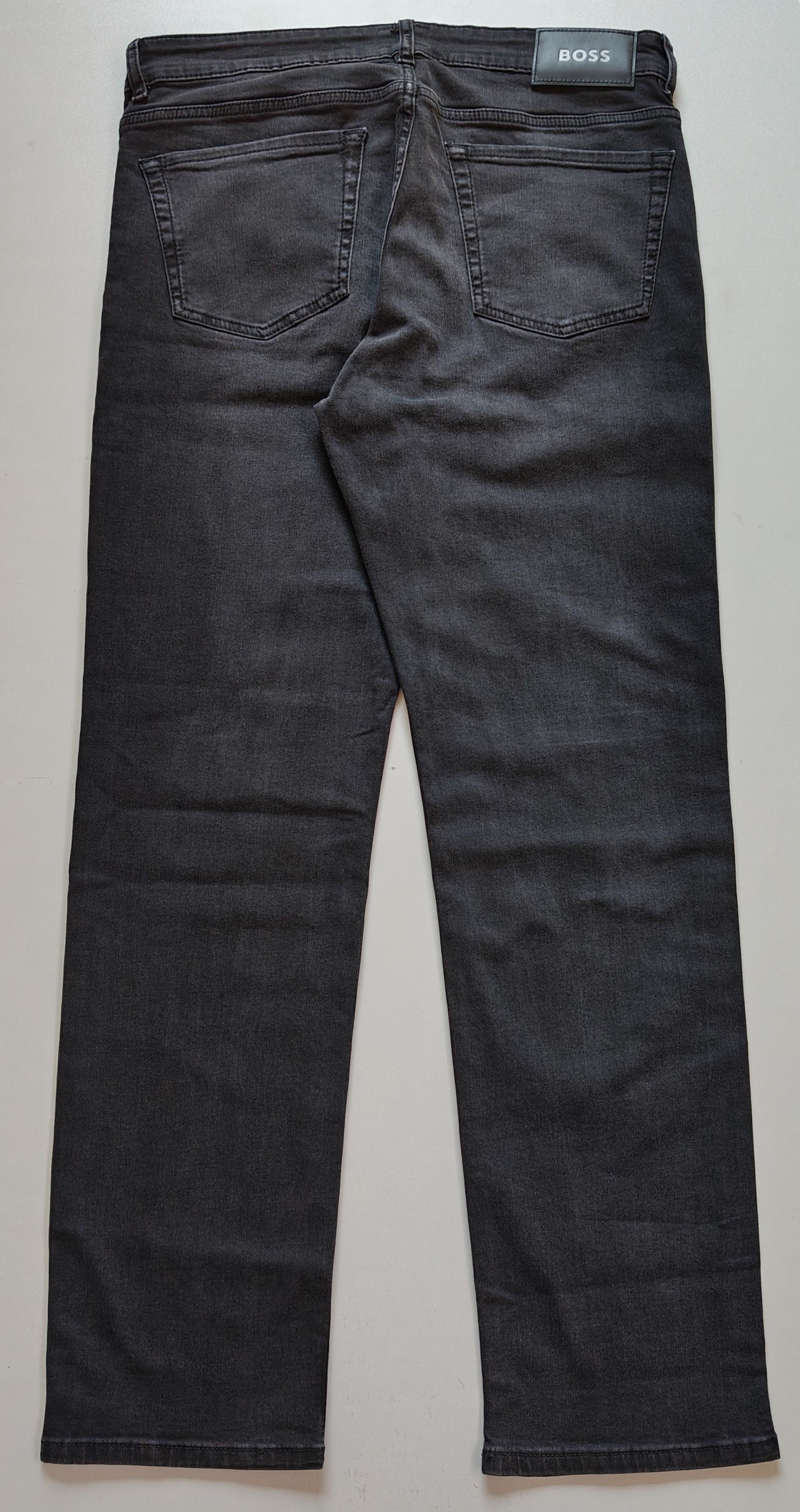 Hugo Boss BOSS ANDERSON Relaxed Fit men's Jeans Free Shipping T/6081 Size US 31 - 4 Thumbnail