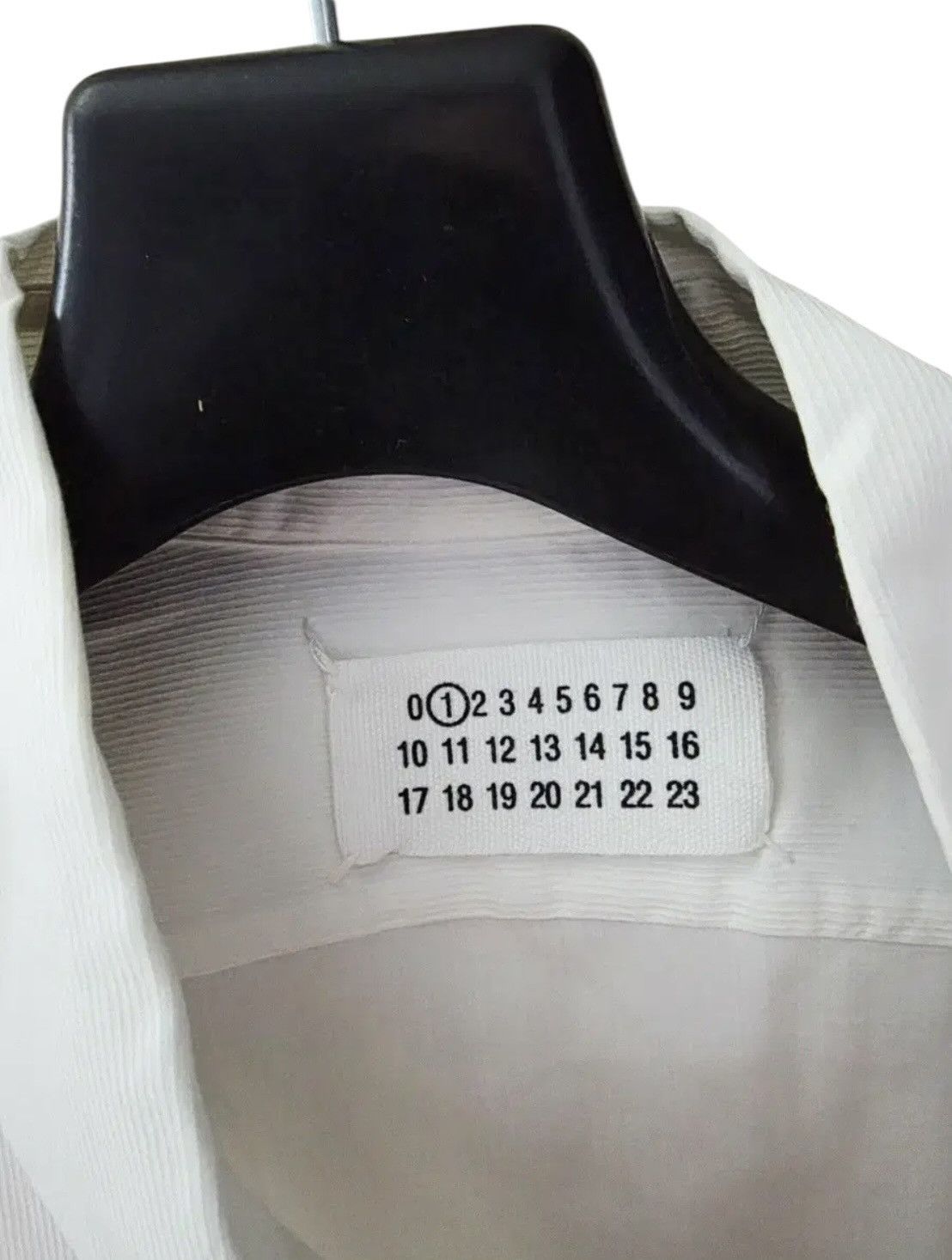 Maison Margiela Maison Margiela Asymmetry Button Shirt Size S / US 4 / IT 40 - 4 Thumbnail