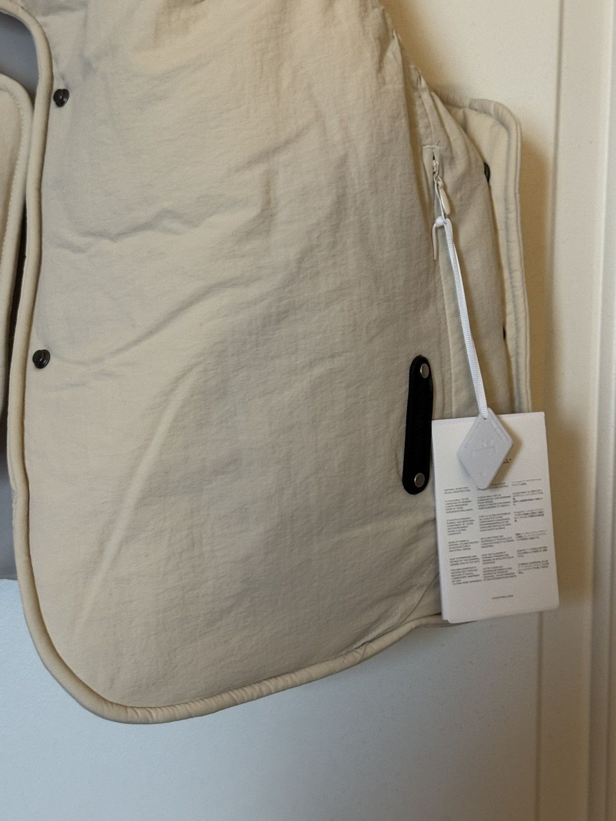 A-COLD-WALL* A-Cold-Wall* Asymmetrical Ivory Cream Padded Gilet Vest Size US XL / EU 56 / 4 - 2 Thumbnail