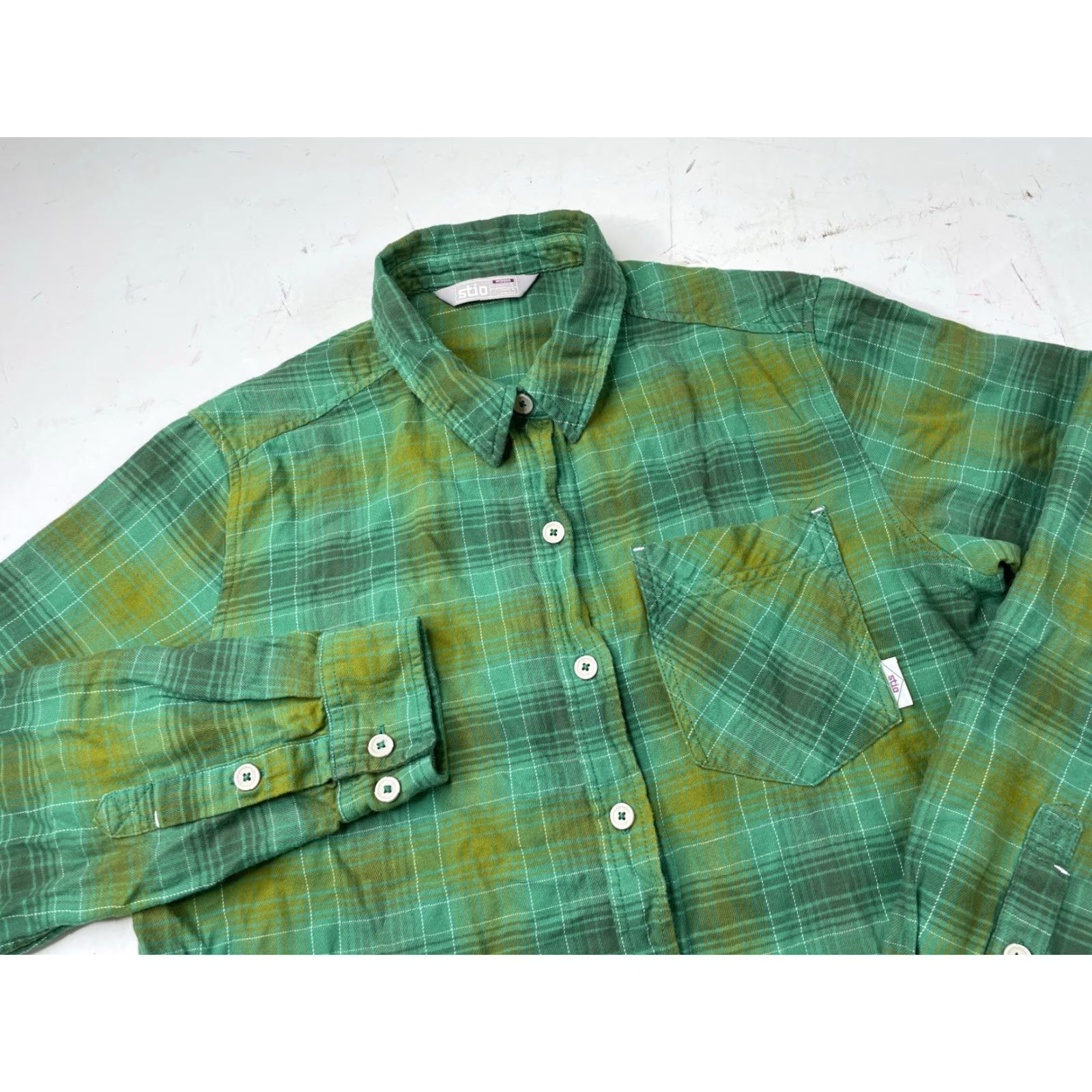Vintage Stio Shirt Womens Small Long Sleeve Button Up Green Plaid Cotton Flannel Size S / US 4 / IT 40 - 2 Thumbnail