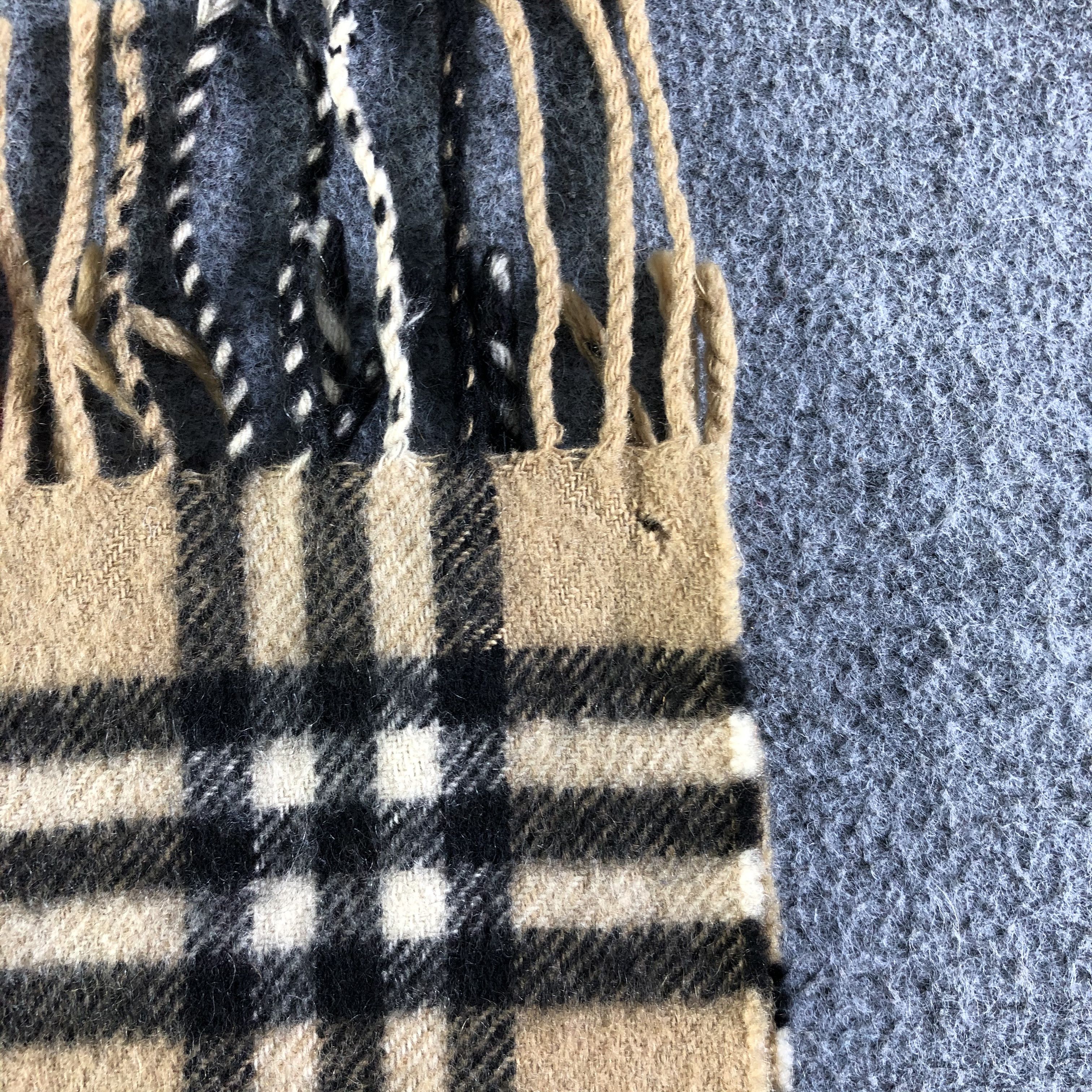 Burberry Burberrys Cashmere Scarf / Muffler / Neckwear Size ONE SIZE - 4 Thumbnail