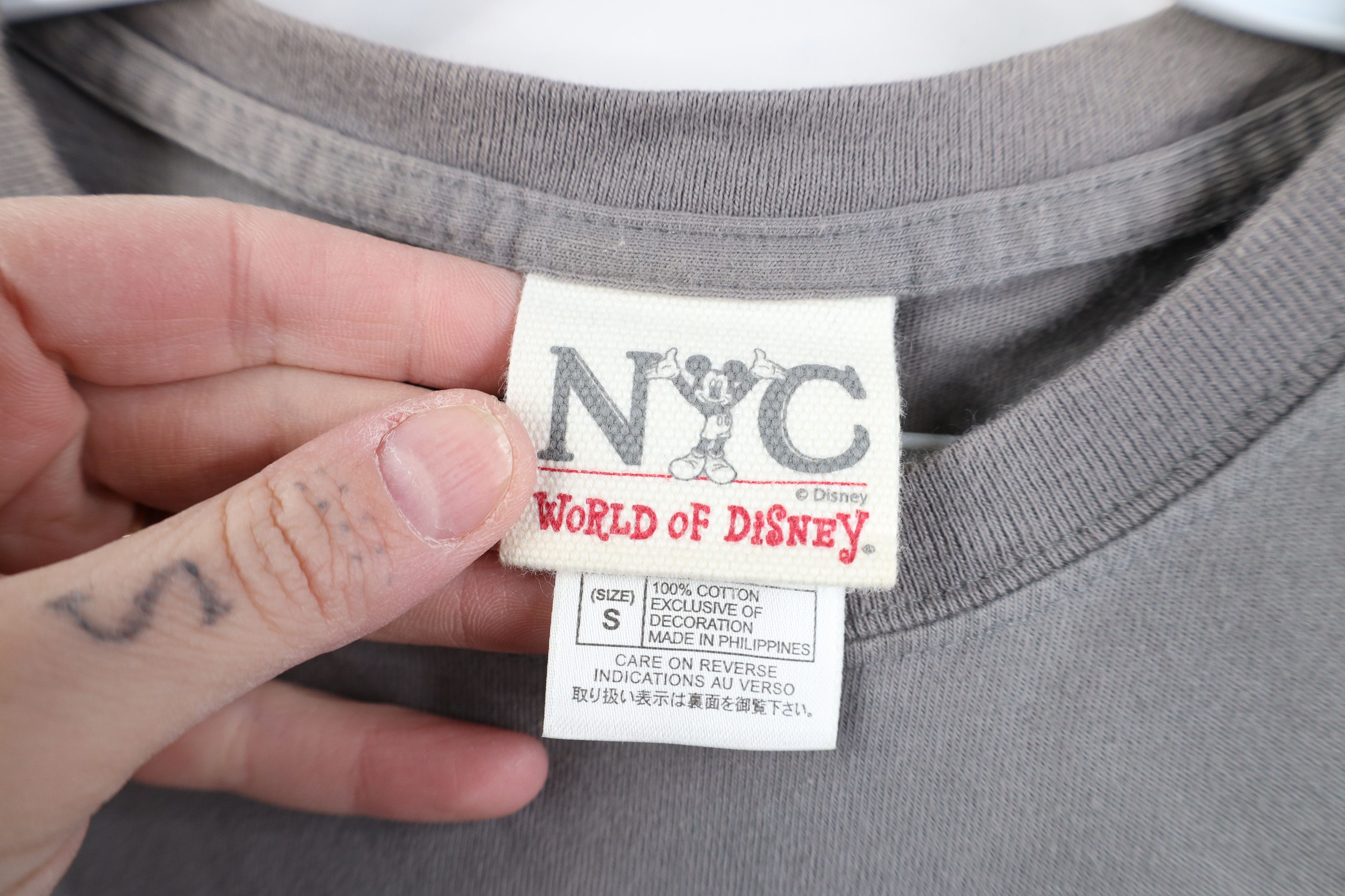 Vintage Vintage NYC World of Disney Mickey Mouse Pocket T-Shirt Gray Size S / US 4 / IT 40 - 8 Thumbnail