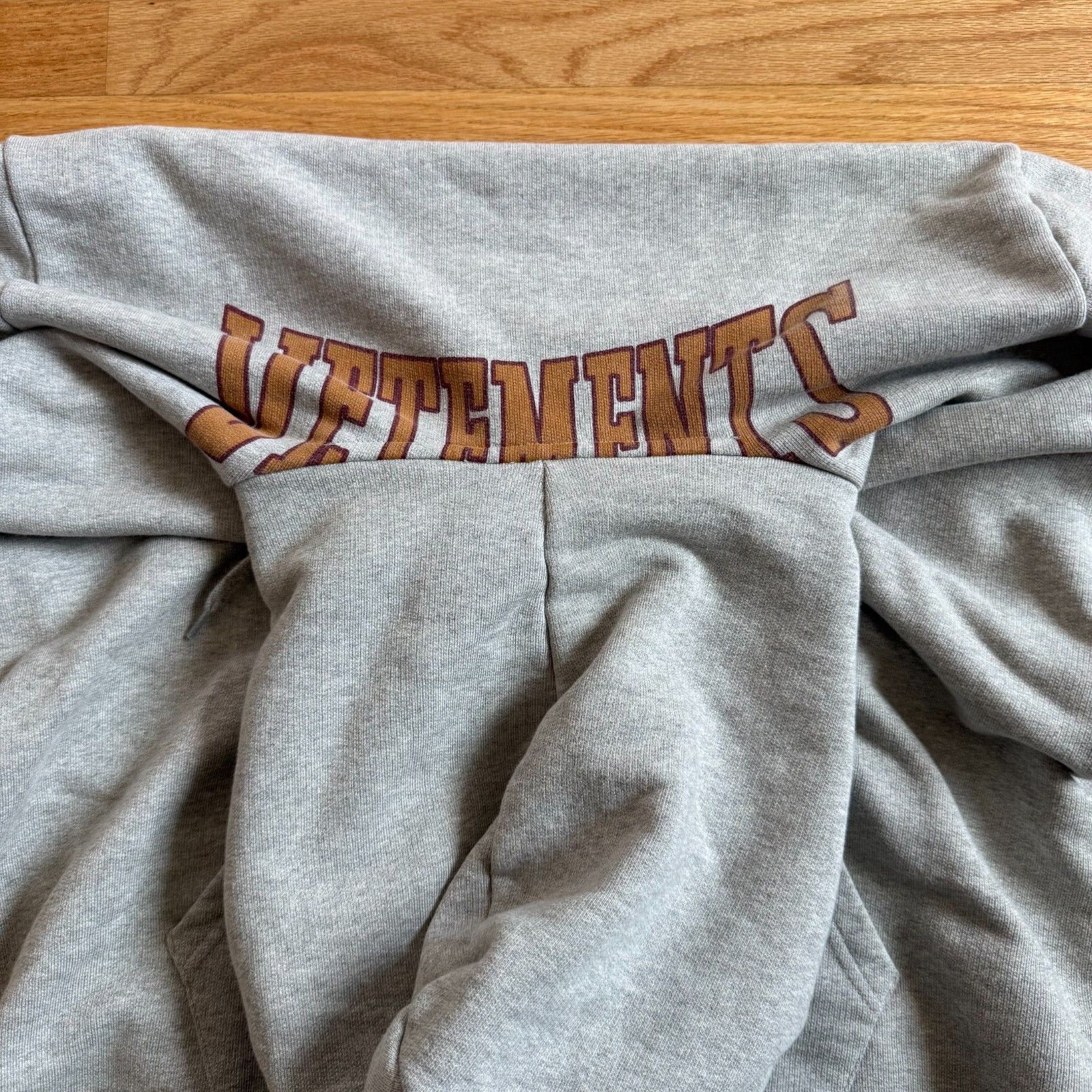 Vetements VETEMENTS AW18 Misplaced Grey Heavyweight Hoodie Size M / US 6-8 / IT 42-44 - 7 Thumbnail