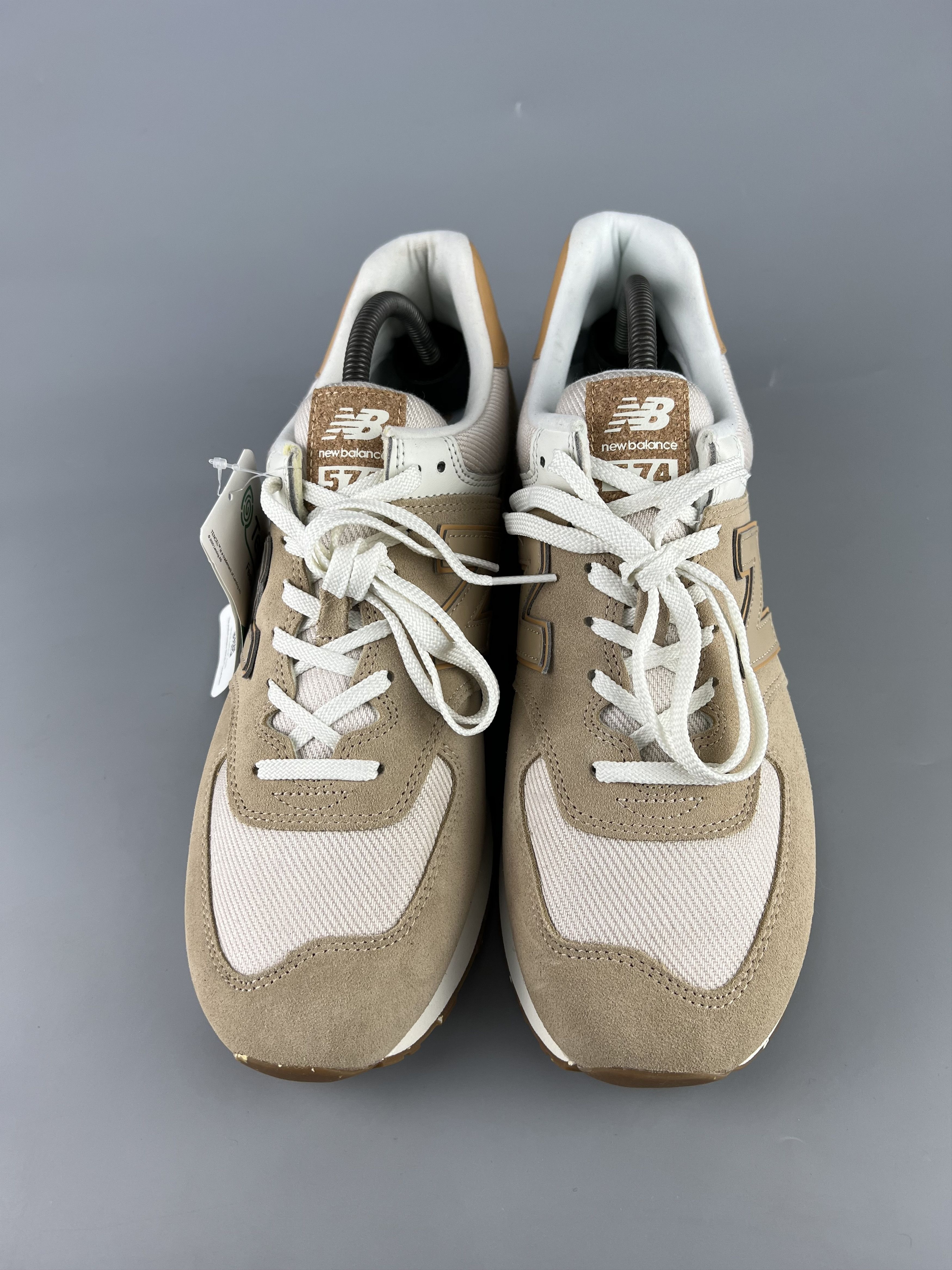 New Balance New Balance 574 Men's Beige Sneakers US11 UK10.5 EU45 Size US 11 / EU 44 - 4 Thumbnail