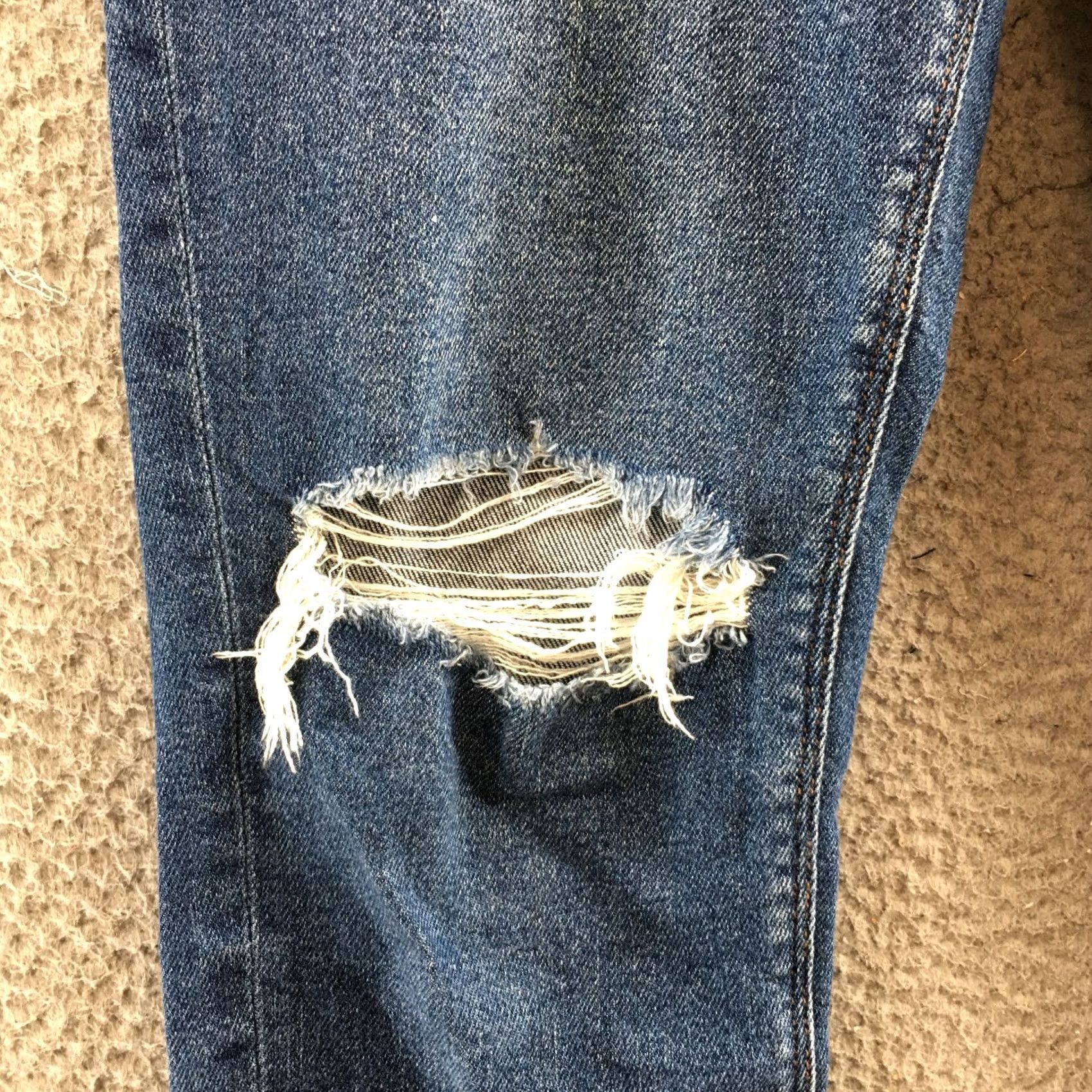 American Eagle Outfitters American Eagle Outfitters Jeans Womens 6 Blue Distressed Zip Fly Button Front Casual Pocket Size 28" / US 6 / IT 42 - 6 Thumbnail