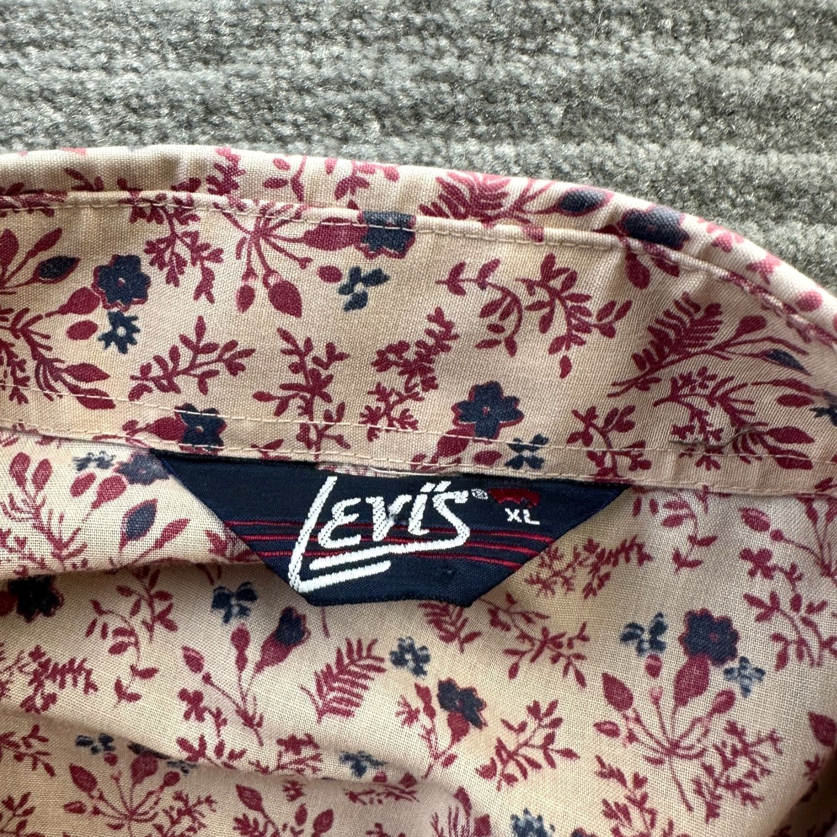 Levi's VINTAGE Levi's Western Shirt Mens XL Red Cowboy Snap On Pocket Geometric Pattern Regular Fit Button-Up Casual Size US XL / EU 56 / 4 - 7 Thumbnail