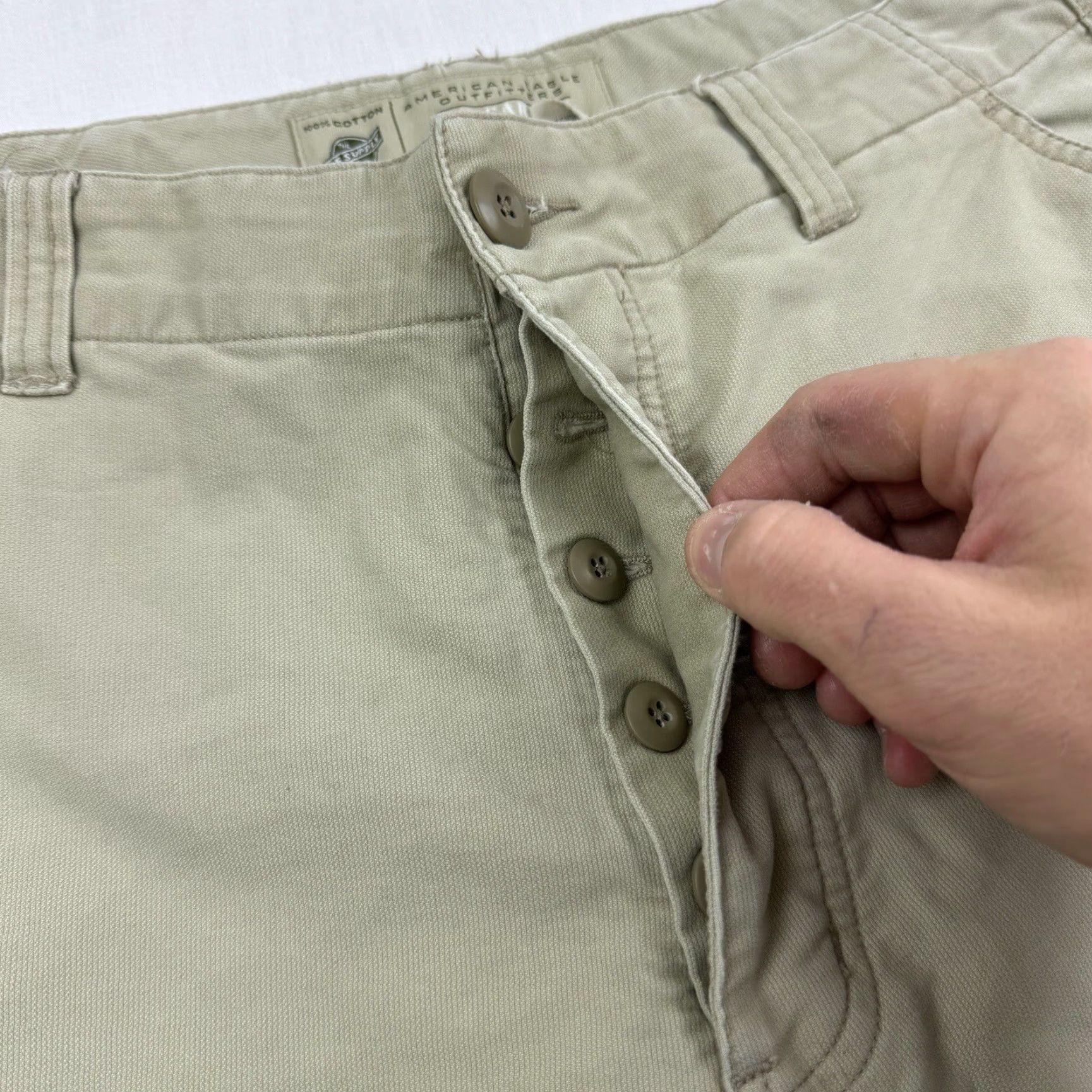American Eagle Outfitters VINTAGE American Eagle Cargo Shorts Adult 31 Khaki Grunge Y2K Phone Pocket Relax Mens Size US 31 - 3 Thumbnail