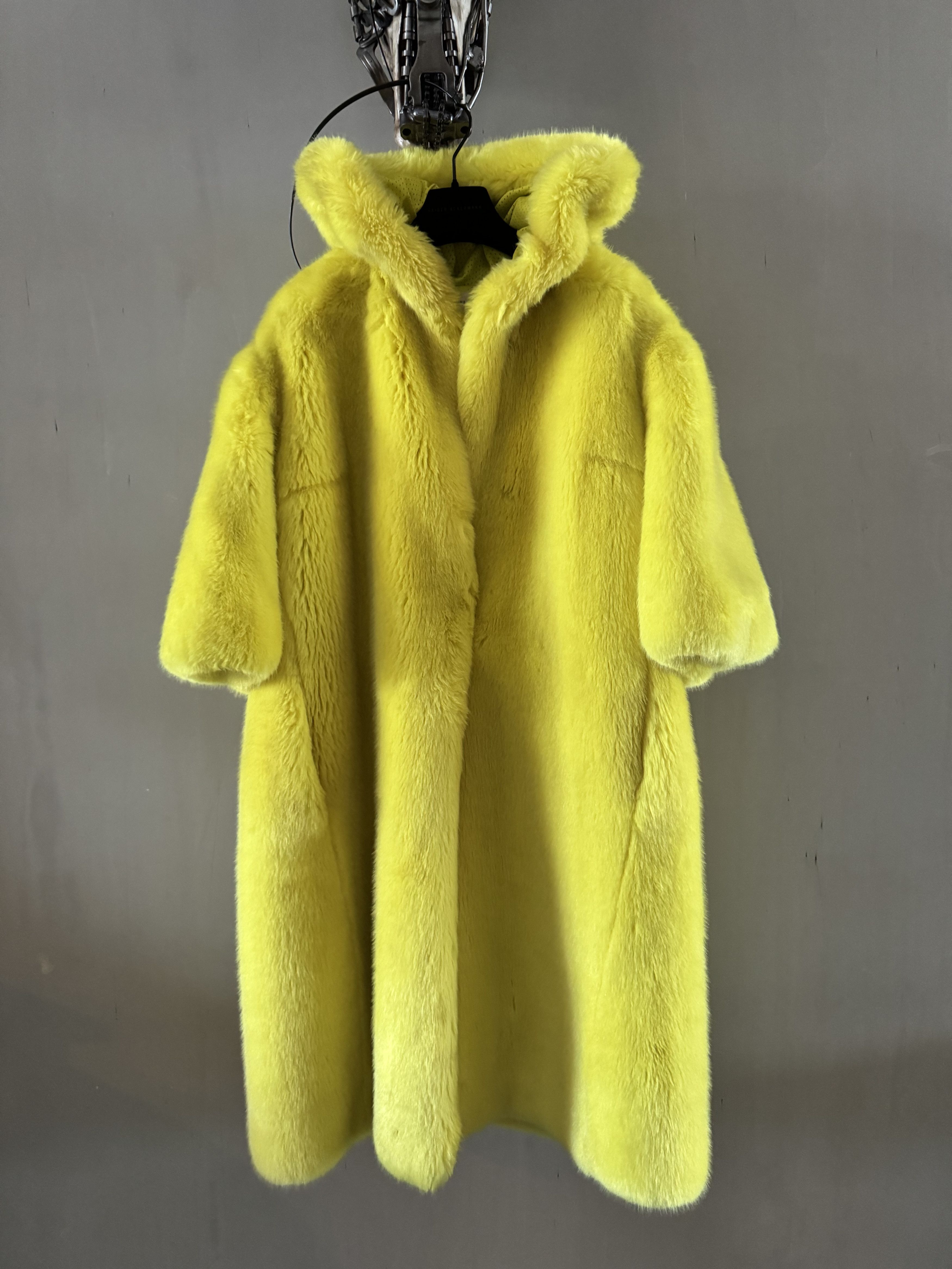 Faith Connexion NEW OVERSIZED YELLOW FUR COAT Size M / US 6-8 / IT 42-44 - 4 Thumbnail