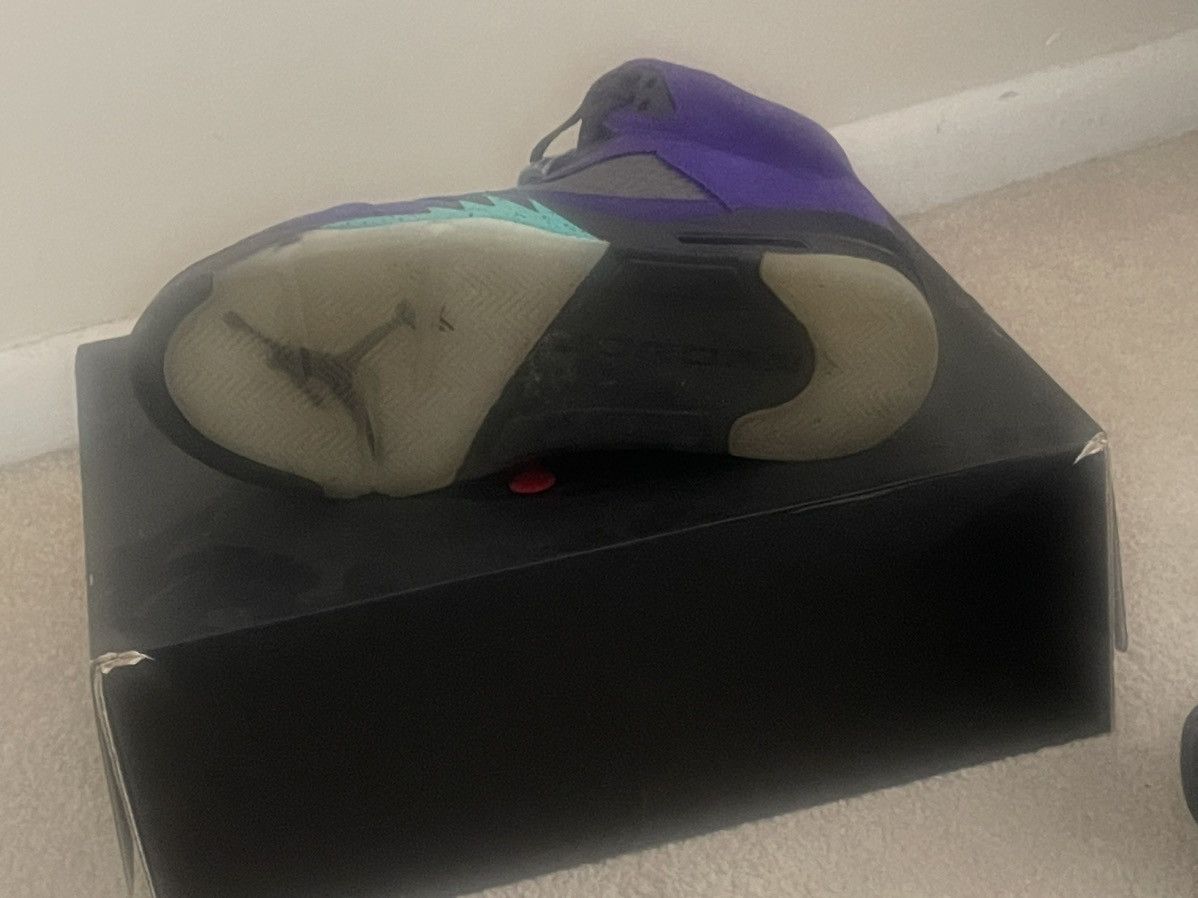 Jordan Brand Jordan 5 Retro Alternate Grape Size US 10 / EU 43 - 5 Thumbnail