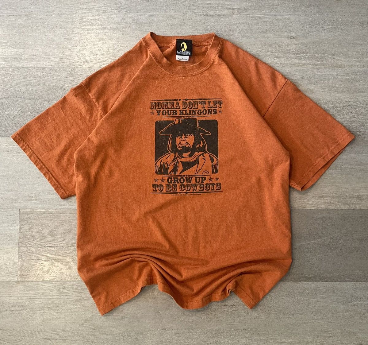 Vintage Vintage Star Trek Klingon Cowboy Promo Tee 2006 Size US XL / EU 56 / 4 - 1 Thumbnail