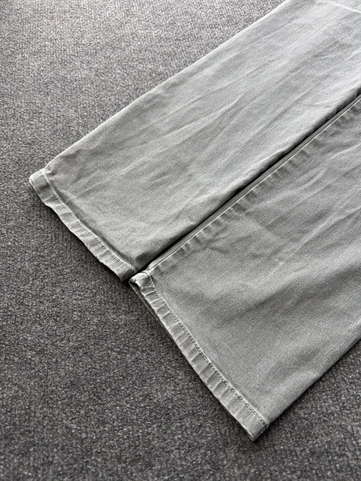 Diesel Luxury 00s Diesel D-BAZER Grey Faded Tapered Jeans Archive Size US 28 / EU 44 - 17 Thumbnail