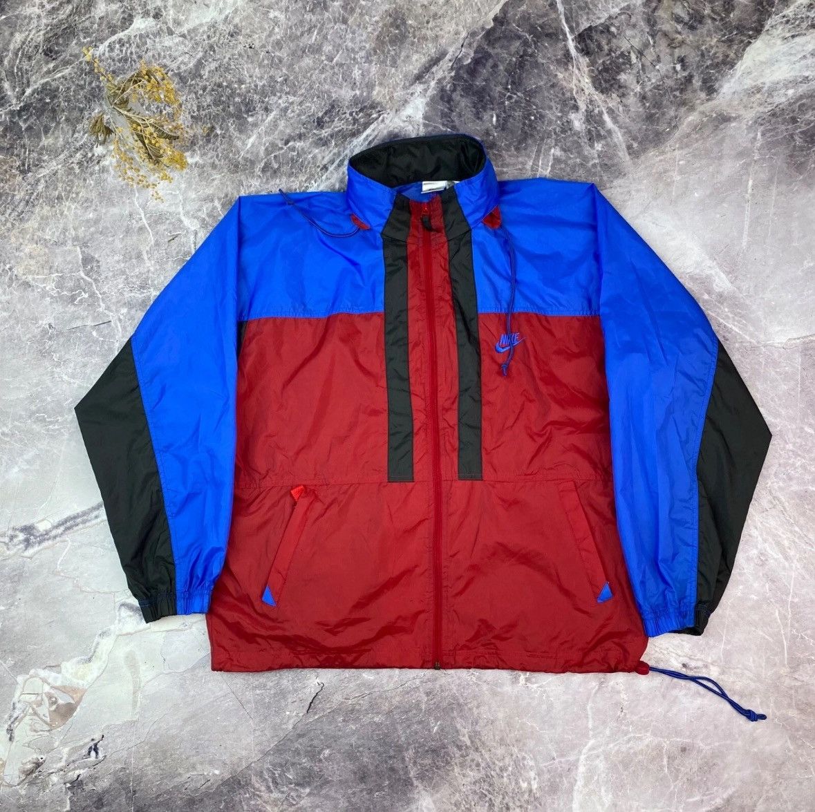 Nike Vintage Nike Windbreaker Lightweight Spring Jacket Red Size US M / EU 48-50 / 2 - 22 Thumbnail