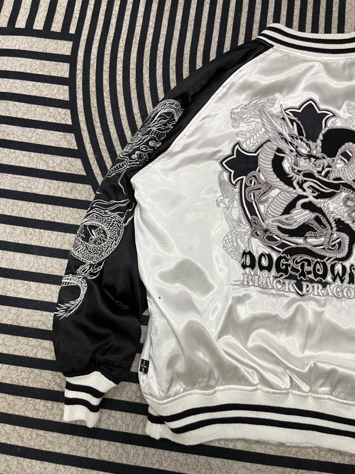 Dogtown 2000s DOGTOWN BLACK DRAGON SUKAJAN EMBROIDERED DRAGON RARE Size US XL / EU 56 / 4 - 17 Thumbnail