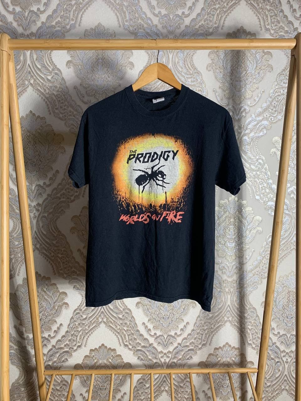 Band Tees VINTAGE PRODIGY WORLD TOUR ROCK T-SHIRT RETRO METAL Y2K 90s Size US M / EU 48-50 / 2 - 1 Thumbnail