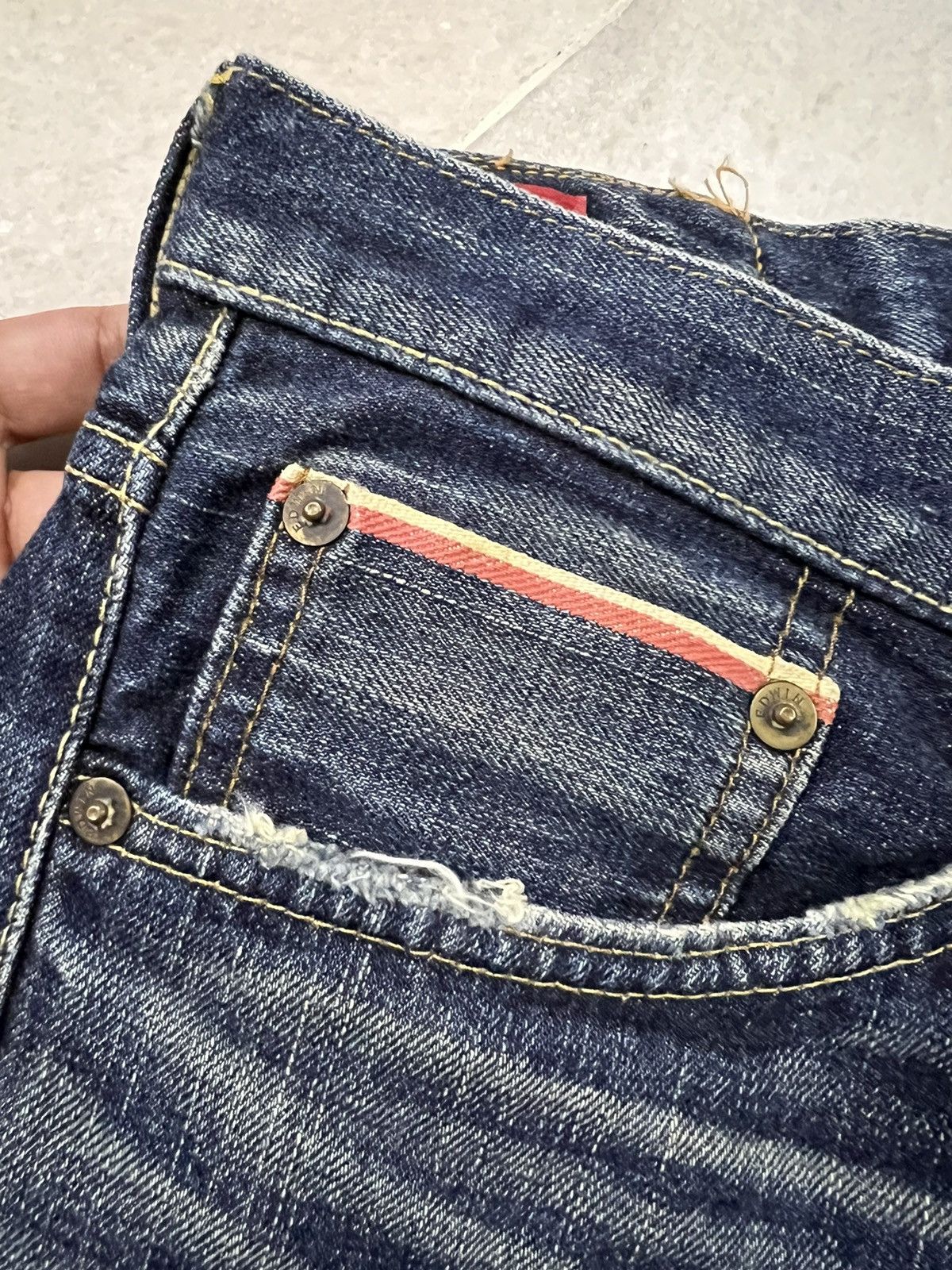Edwin × Japanese Brand EDWIN 505zx SELVEDGE BUCKLE BACK DISTRESSED DENIM Size US 30 / EU 46 - 6 Thumbnail