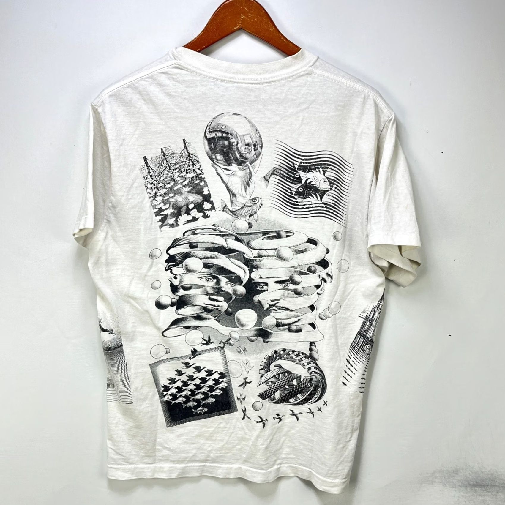 Doublet VINTAGE 90s MC Escher Double Sided Art T Shirt Large Mens Short Sleeve Crew Neck White Cotton Polyester Graphic Print Pockets Logo 90s Art Size US L / EU 52-54 / 3 - 3 Thumbnail