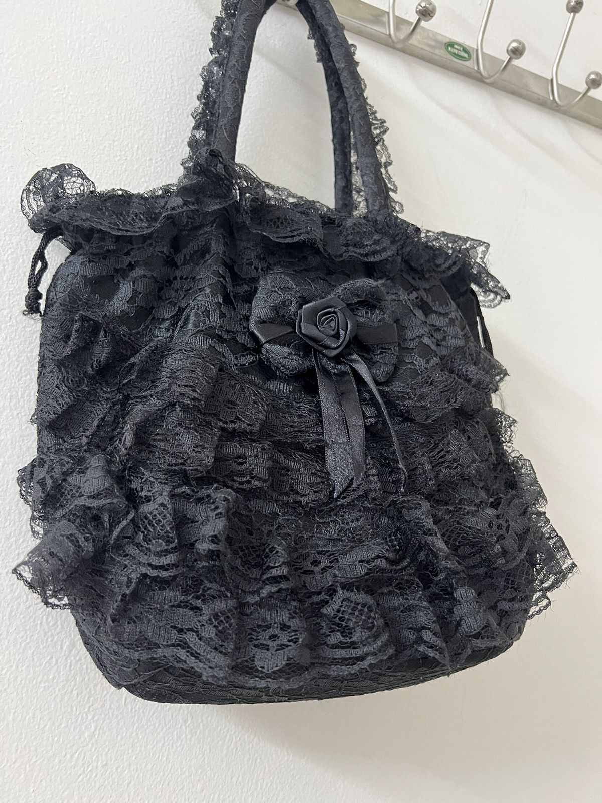 Japanese Brand Japanese gothic lace handle bag 🥀🖤 Size ONE SIZE - 8 Thumbnail