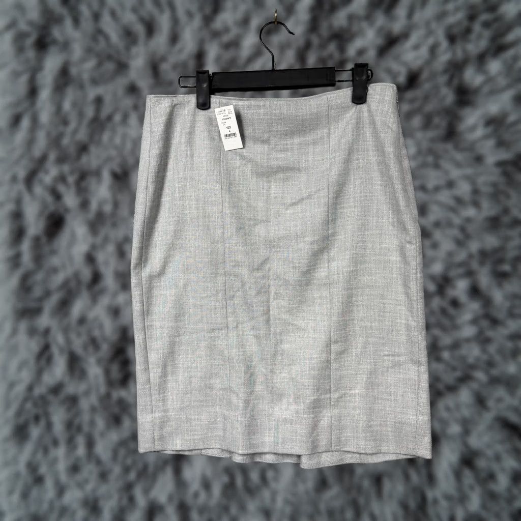 White House Black Market White House Black Market Skirt 4 Quiet Luxury Office Chic Workwear Knee Length Trumpet Women Regular Gray Twill VINTAGE? Size 27" / US 4 / IT 40 - 1 Thumbnail