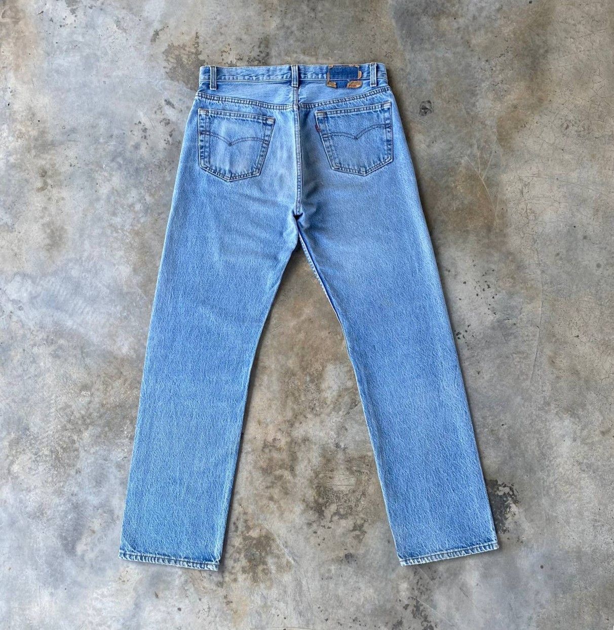 Levi's Vintage Clothing VINTAGE 80S LEVIS 501 LIGHTWASH FADED W33X30.5" Size US 33 - 10 Thumbnail
