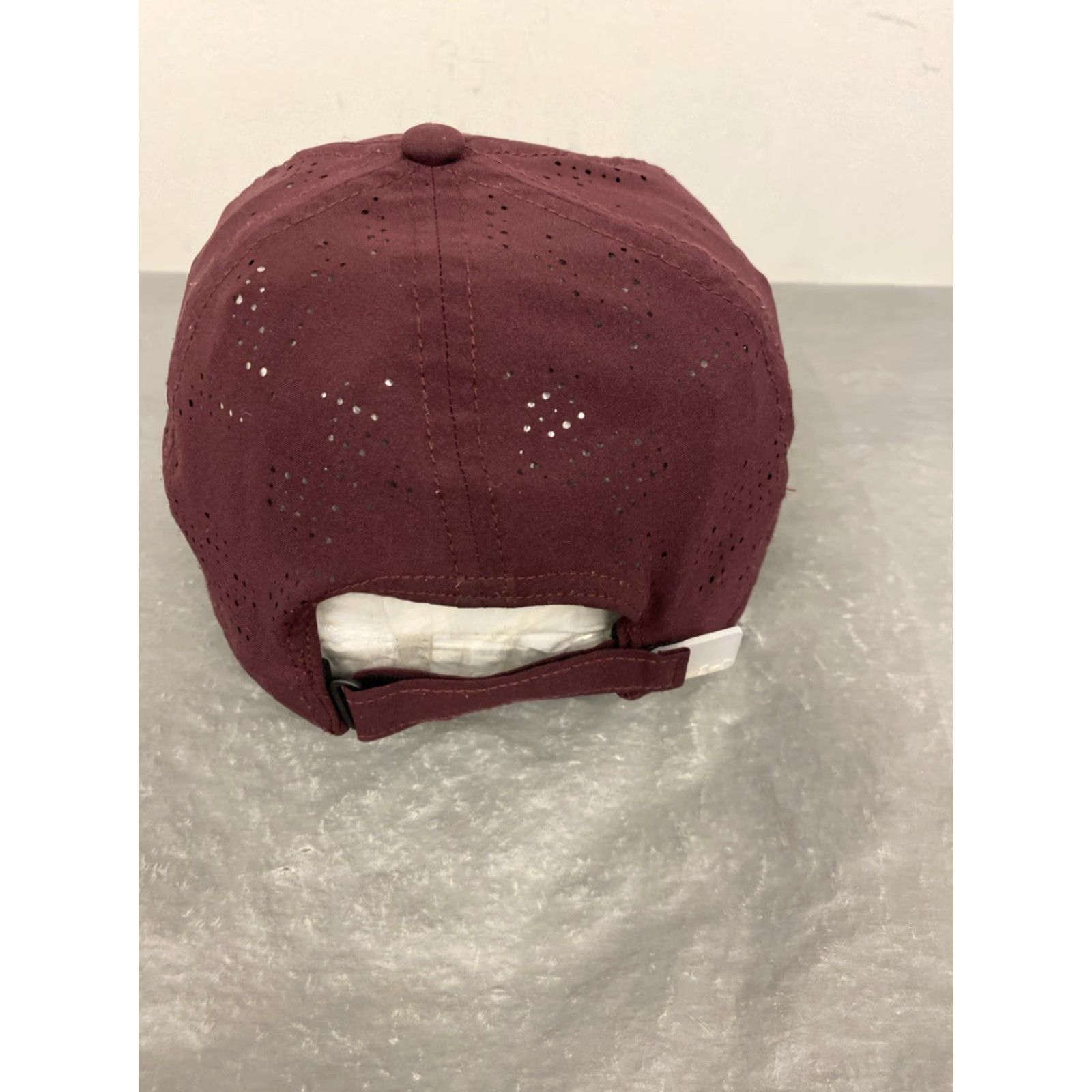 Under Armour Under Armour Hat Cap Women’s 5 Panel Maroon Adjustable Breathable Moisture Wicking Reflective Strap Running/920 Size ONE SIZE - 3 Thumbnail