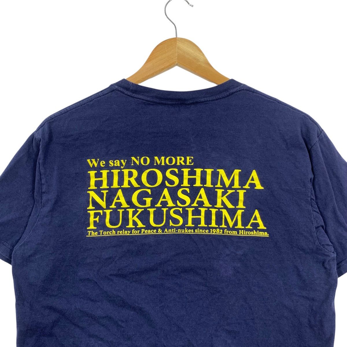Vintage TORCH RELAY ANTI NUKES Hiroshima Nagasaki Peace Tee Shirt Size L / US 10 / IT 46 - 6 Thumbnail