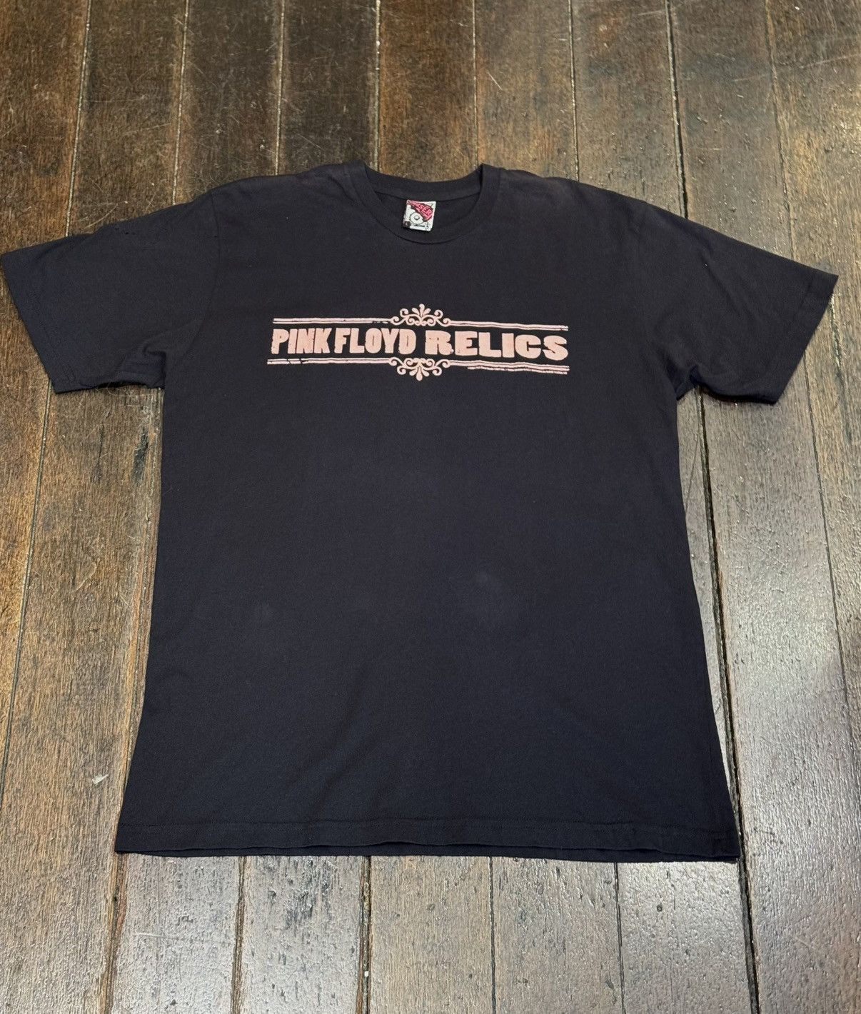 Pink Floyd Vintage Pink Floyd Relics Band T-Shirt CHASER 2004 USA L Size US L / EU 52-54 / 3 - 1 Thumbnail