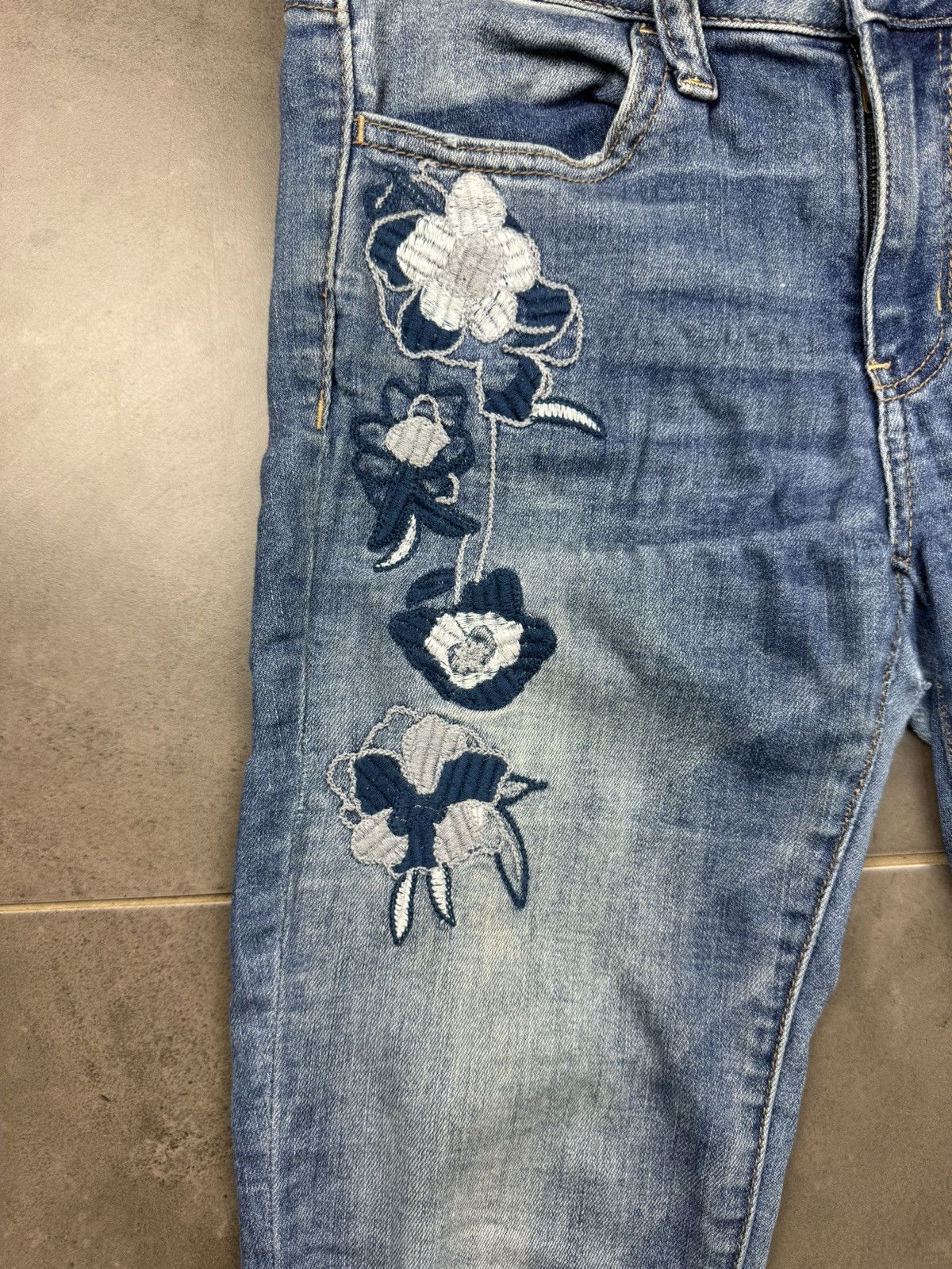 American Eagle Outfitters American Eagle women jeans Size 28" / US 6 / IT 42 - 2 Thumbnail