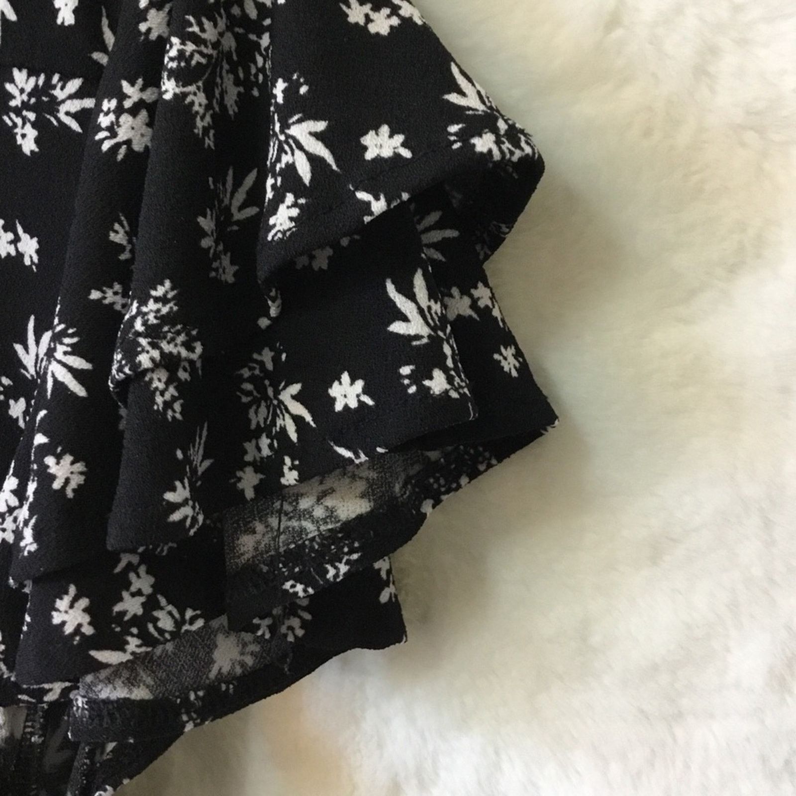 Mango MNG Black Ruffle Cap Sleeve Floral Mini Dress Size M / US 6-8 / IT 42-44 - 11 Thumbnail