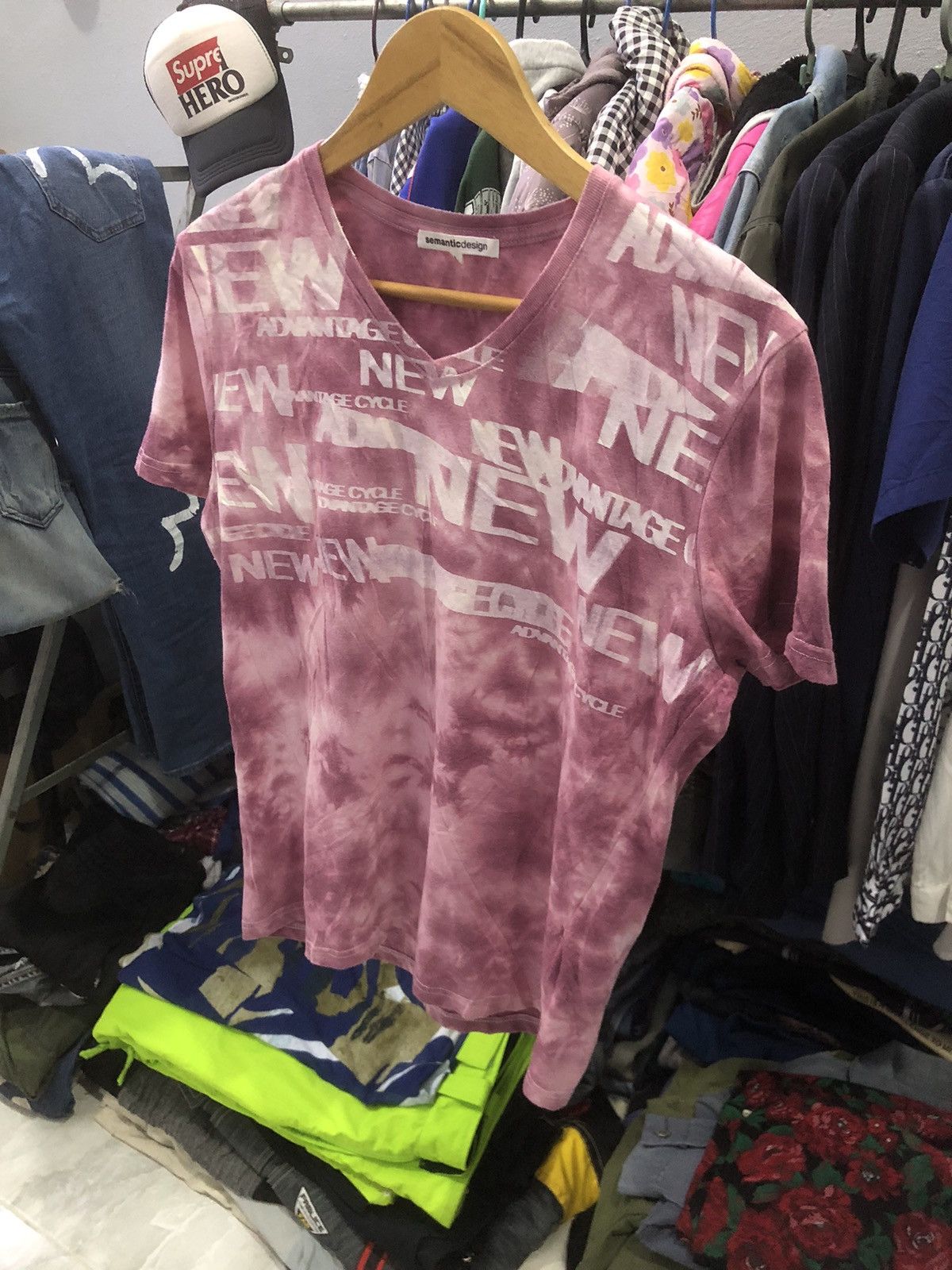 Japanese Brand × semanticdesign Semanticdesign All-Over Print V-Neck Tee — Avant-Garde Size US S / EU 44-46 / 1 - 2 Thumbnail