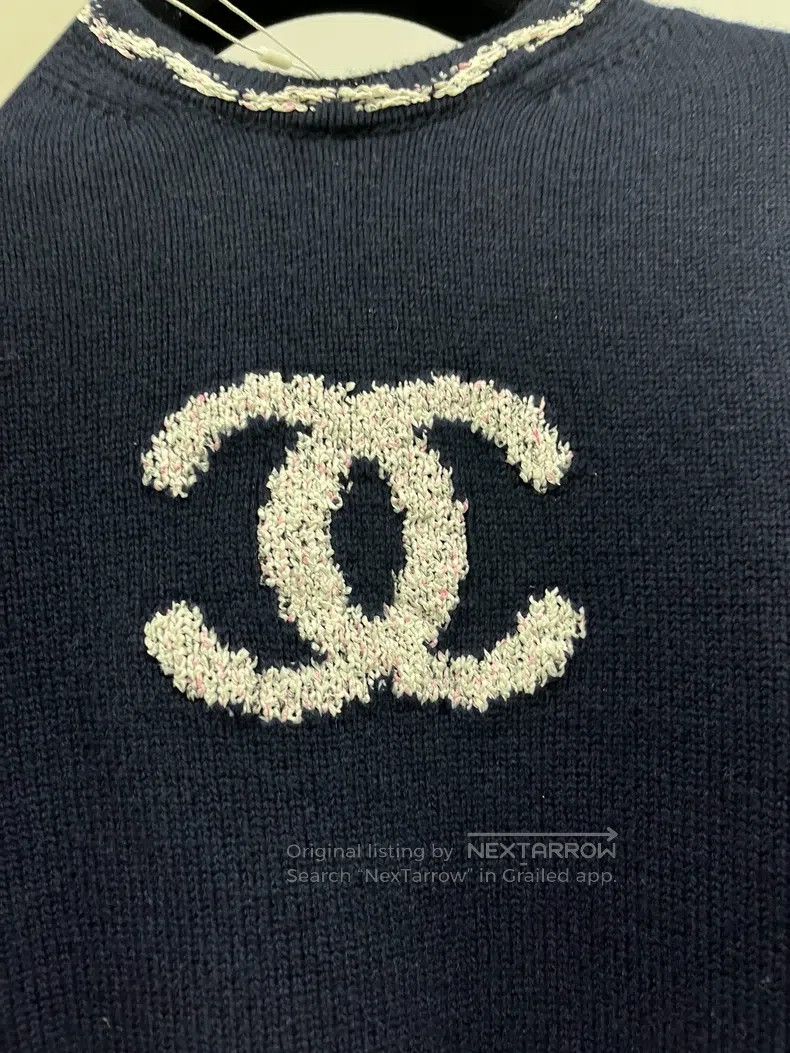 Chanel Chanel Large logo cashmere sweater Size XXS / US 00 / IT 34 - 2 Thumbnail