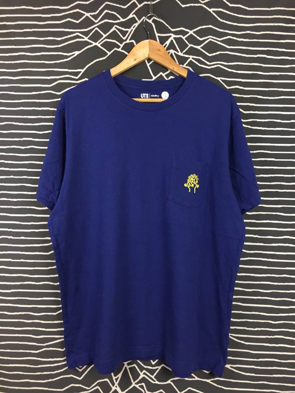 Keith Haring × Uniqlo × Vintage Keith Haring Fingers Crossed Pop Art Icons Uniqlo Pocket Tee Size US XL / EU 56 / 4 - 2 Thumbnail