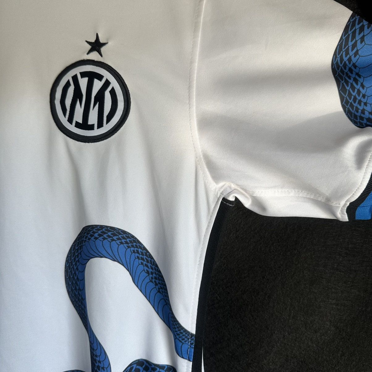Nike Inter Milan Away Shirt 21 22 Size US L / EU 52-54 / 3 - 4 Thumbnail