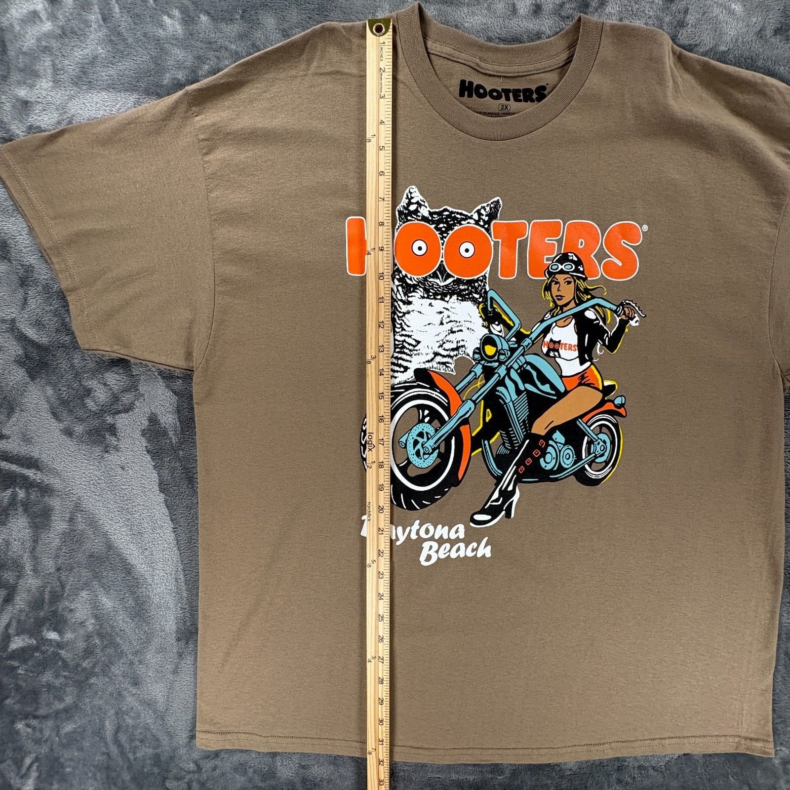 Other Hooters Daytona Beach T Shirt Men 2XL Tan Biker Graphic Owl Size US XXL / EU 58 / 5 - 6 Thumbnail