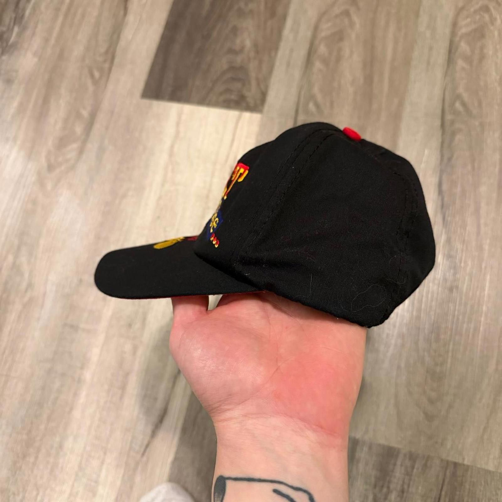 Disney vintage Mickey Mouse he’s just a mouse yeah right hat 90s OS Size ONE SIZE - 2 Thumbnail