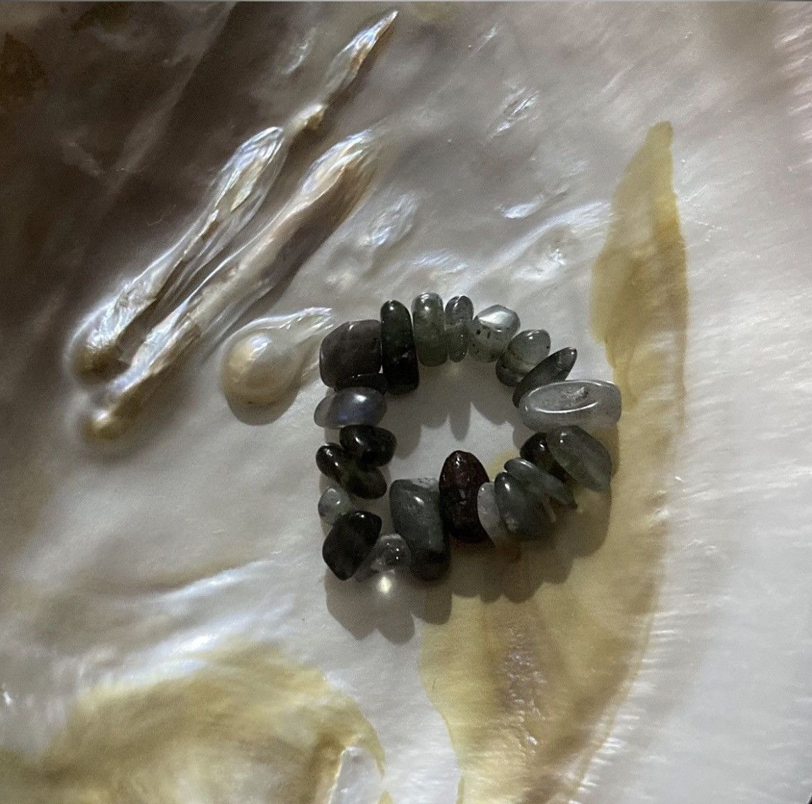 Other Labordorite chip beaded ring Size ONE SIZE - 1 Preview