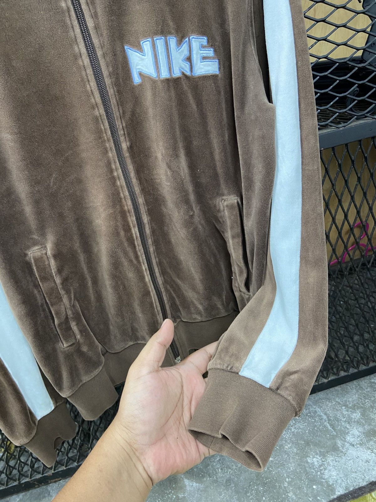 Nike × Other × Vintage Vintage Y2K NIKE VELOUR TRACKSUIT JACKET Size US L / EU 52-54 / 3 - 7 Thumbnail