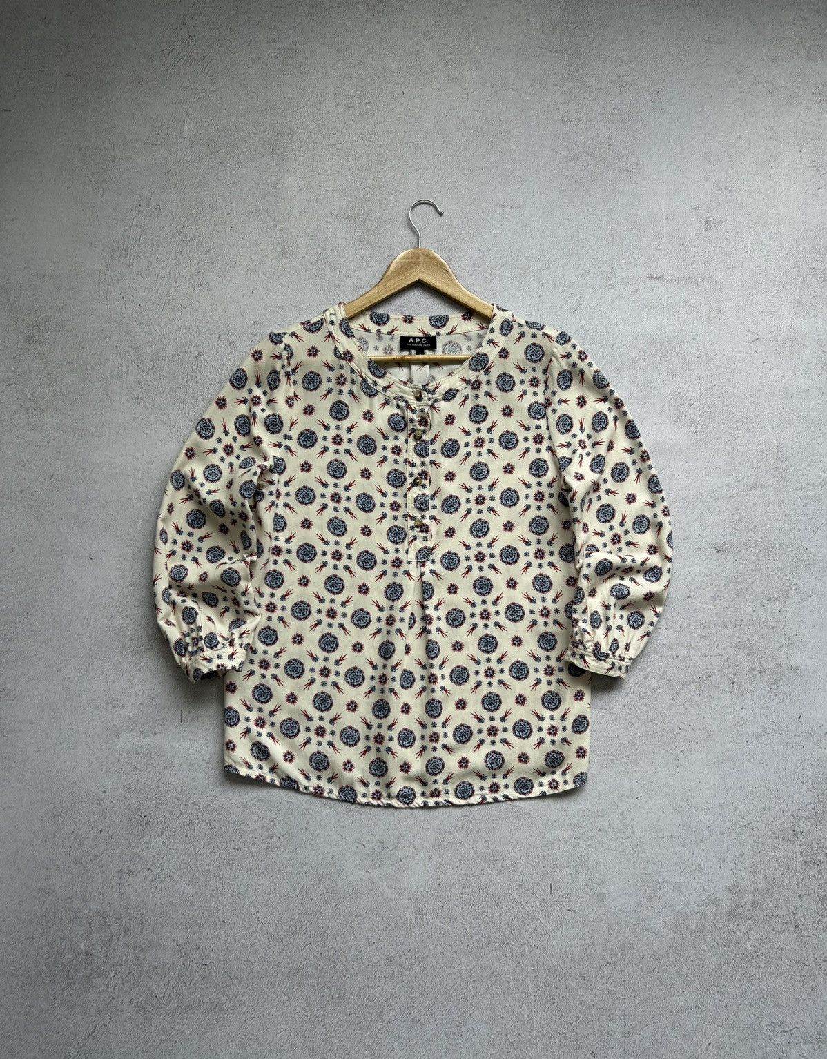 A.P.C. × Designer A.P.C. Premium women's flower drawings blouse size S Size S / US 4 / IT 40 - 1 Thumbnail