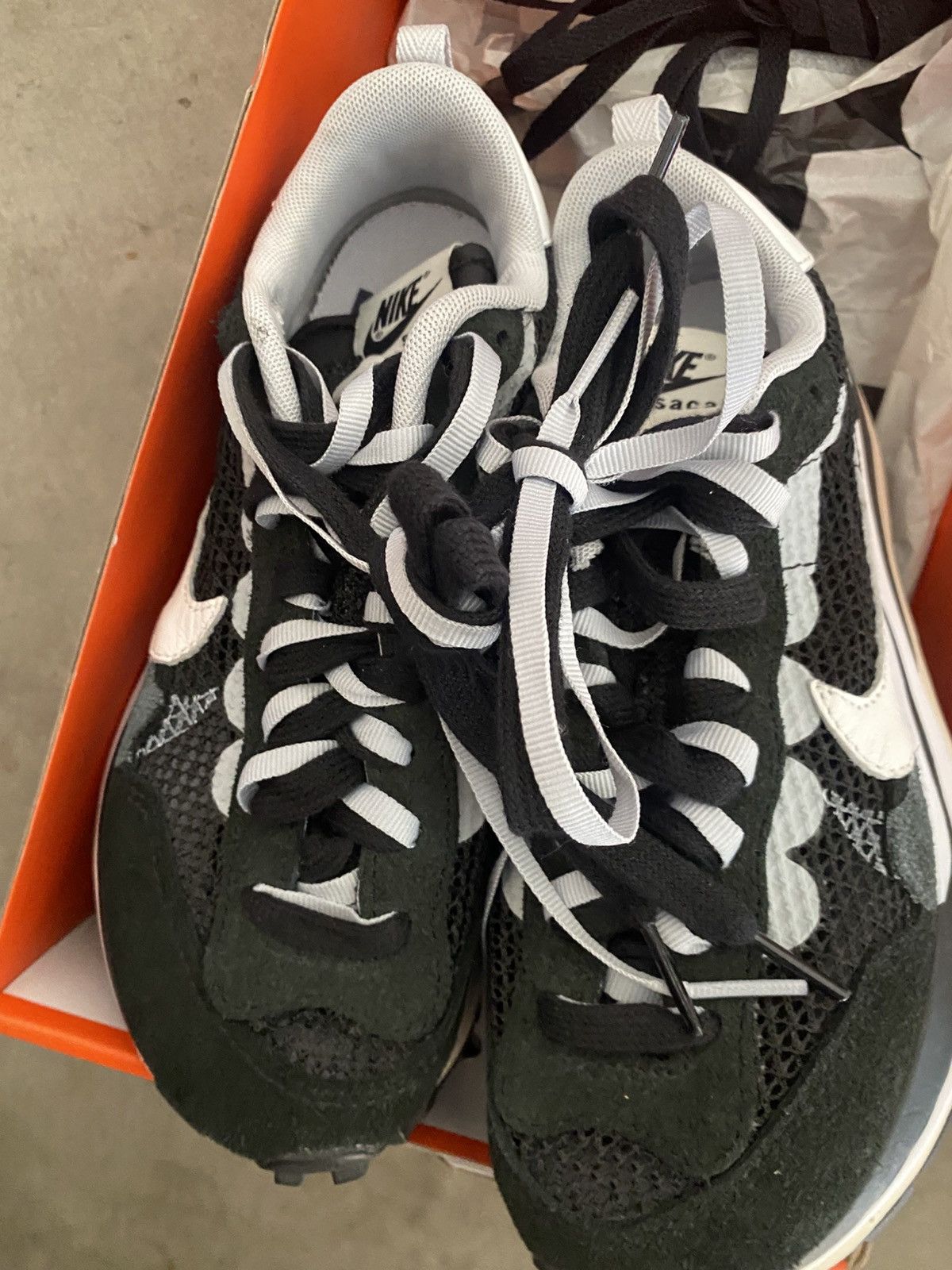 Nike × Sacai SIZE 4 Men Sacai Nike Vaporwaffle Black White Size US 5 / EU 37 - 5 Thumbnail