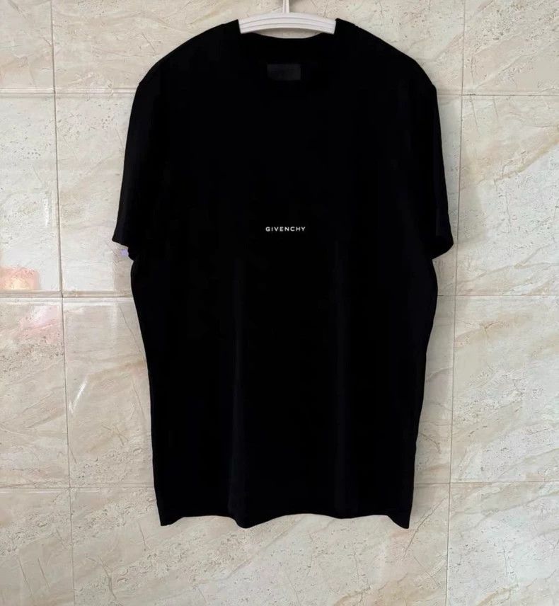 Givenchy givenchy short sleeve logo t-shirt-dmc Size US S / EU 44-46 / 1 - 1 Thumbnail