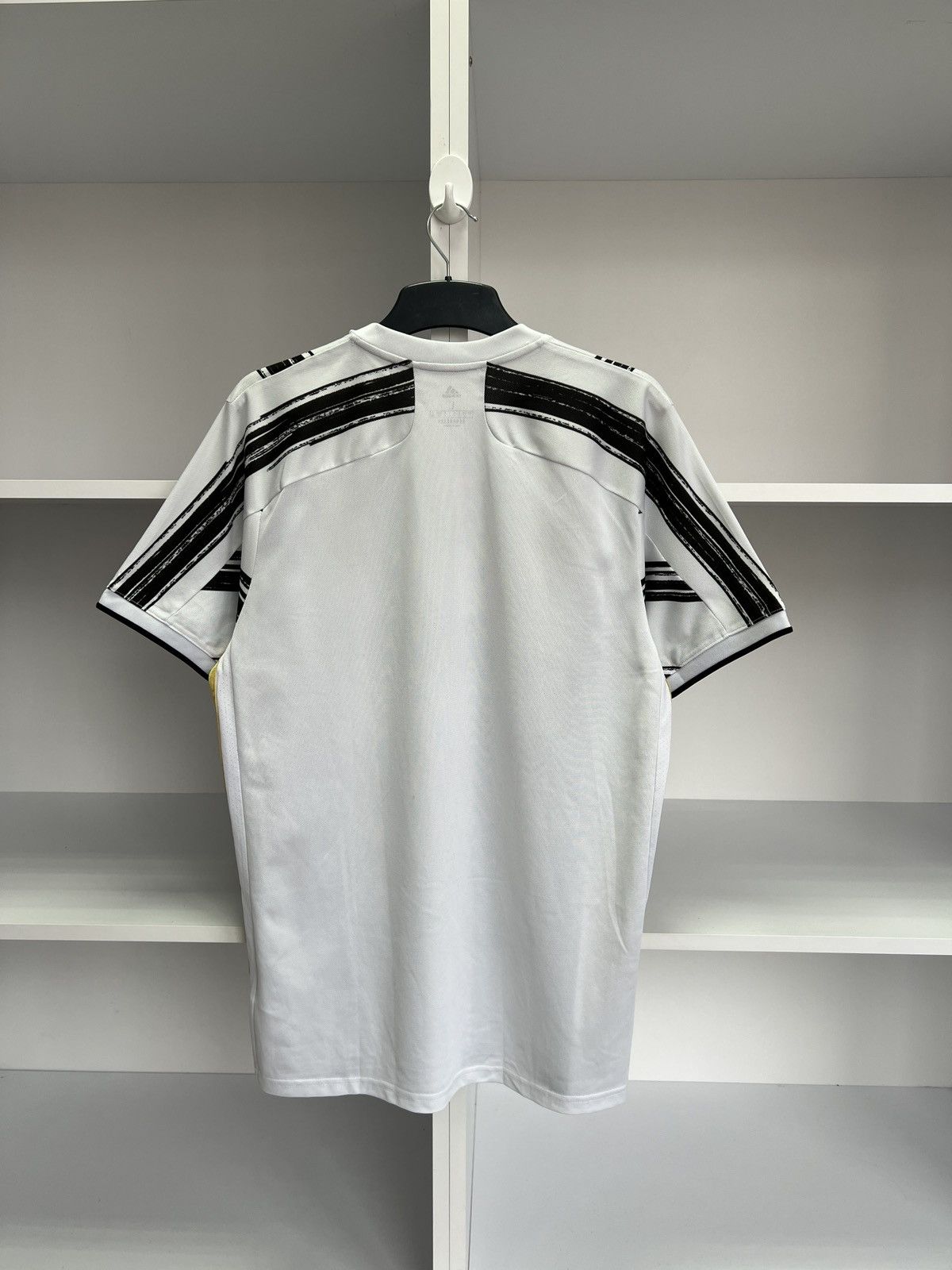 Adidas × Vintage JUVENTUS 2020 2021 HOME SHIRT FOOTBALL SOCCER JERSEY Size US L / EU 52-54 / 3 - 12 Thumbnail