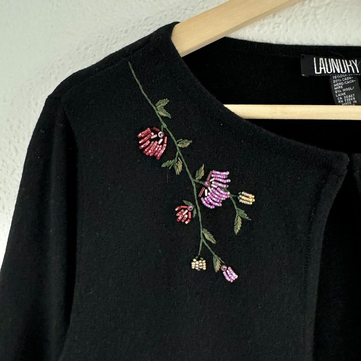 Laundry by Shelli Segal Vintage 90s Black Cashmere Wool Beaded Floral Cropped Shrug Size L / US 10 / IT 46 - 5 Thumbnail