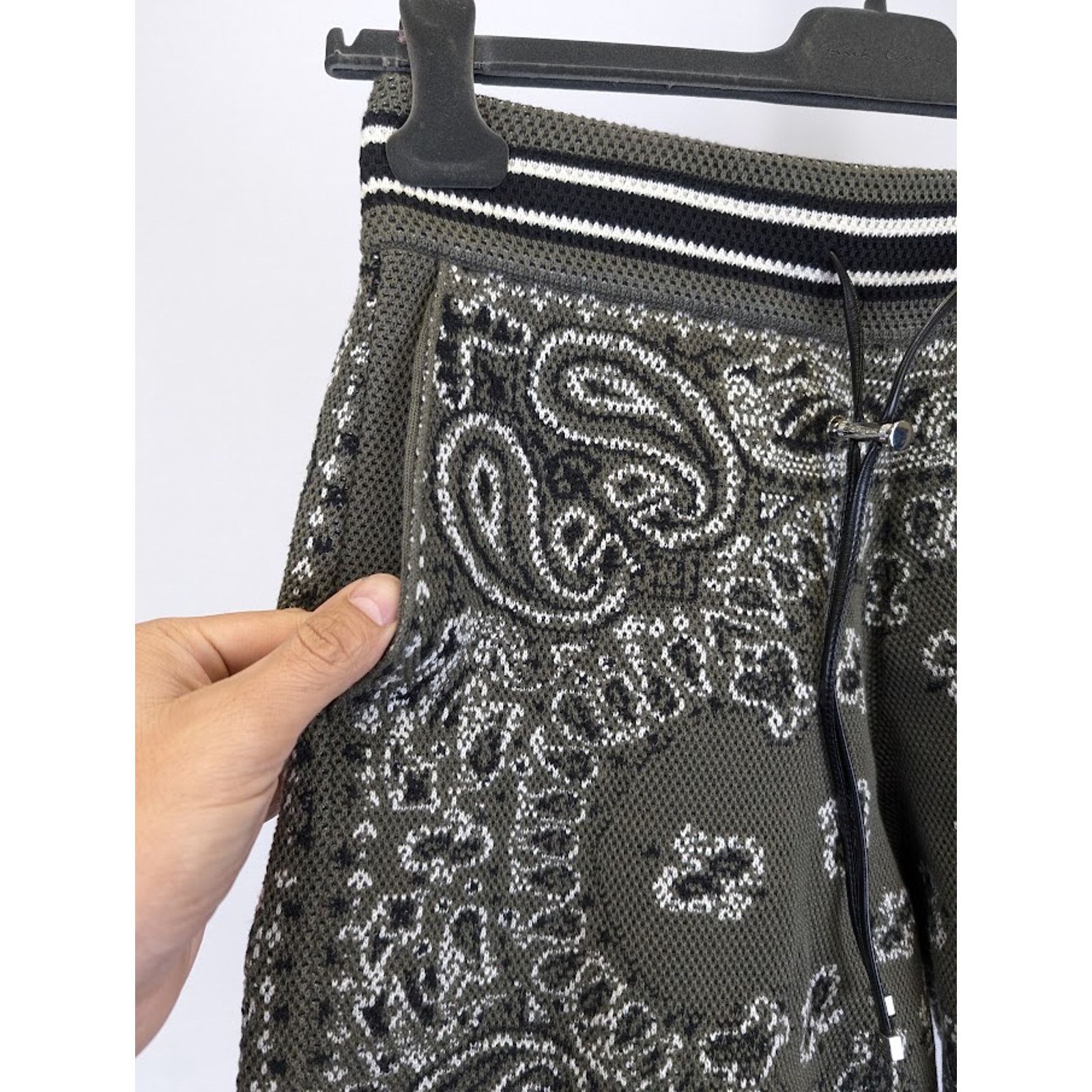 Amiri o1rshd1 Bandana Shorts in Green Size US 32 / EU 48 - 5 Thumbnail