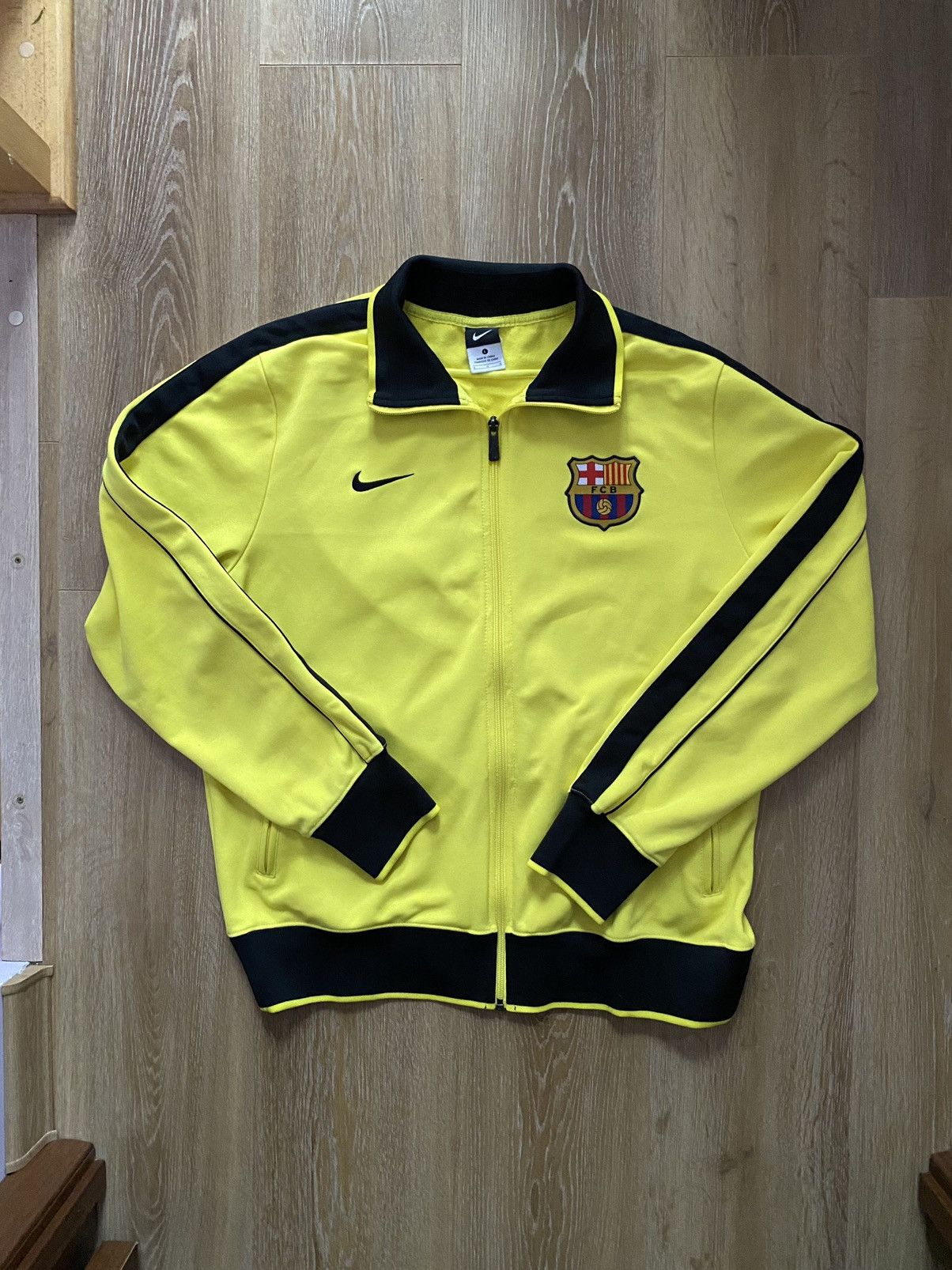 Nike 2010-11 FC Barcelona Home Track Jacket (L) Size US L / EU 52-54 / 3 - 1 Thumbnail