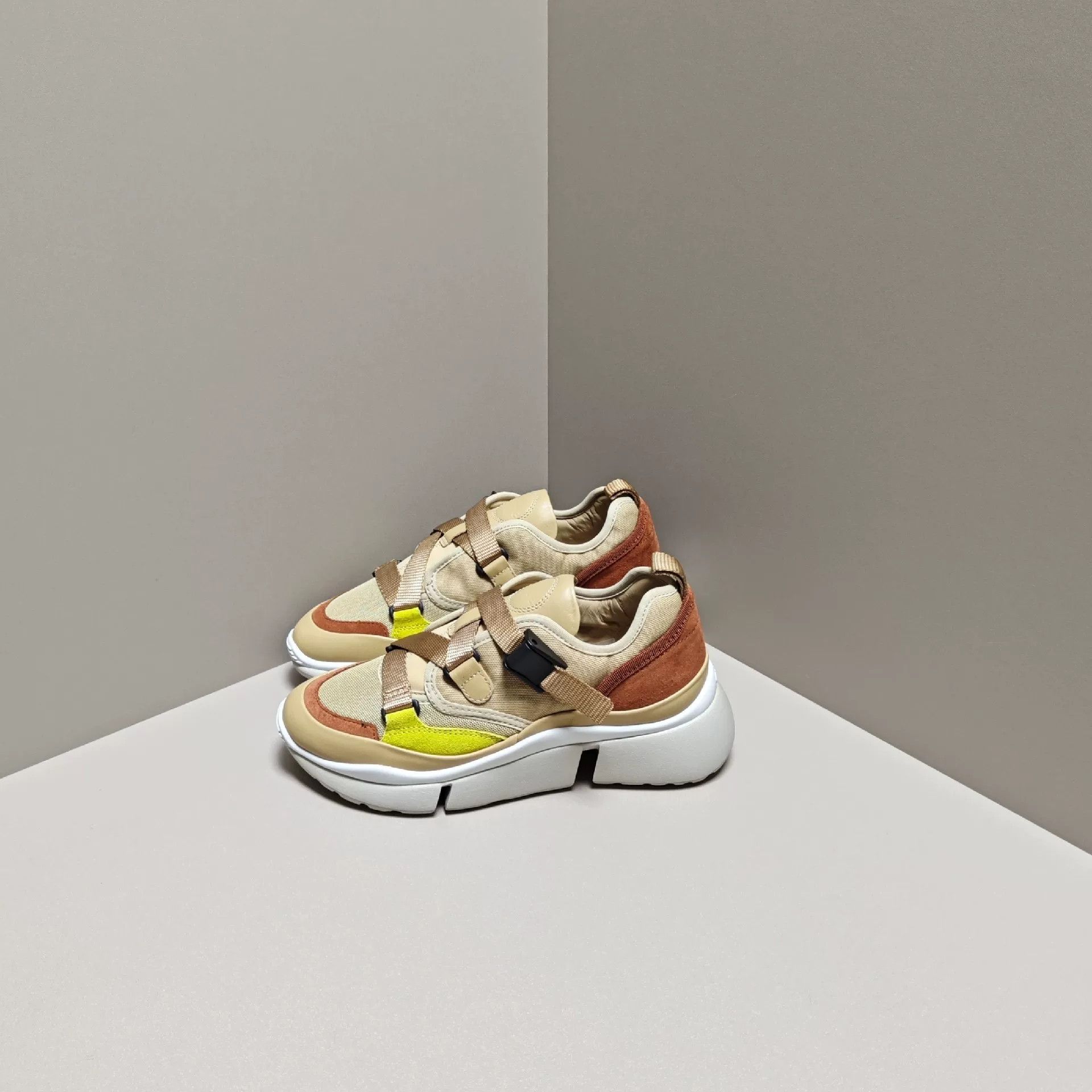 Chloe Chloe Casual Lowtop Sneakers us_6 Women Size US 6 / IT 36 - 1 Thumbnail